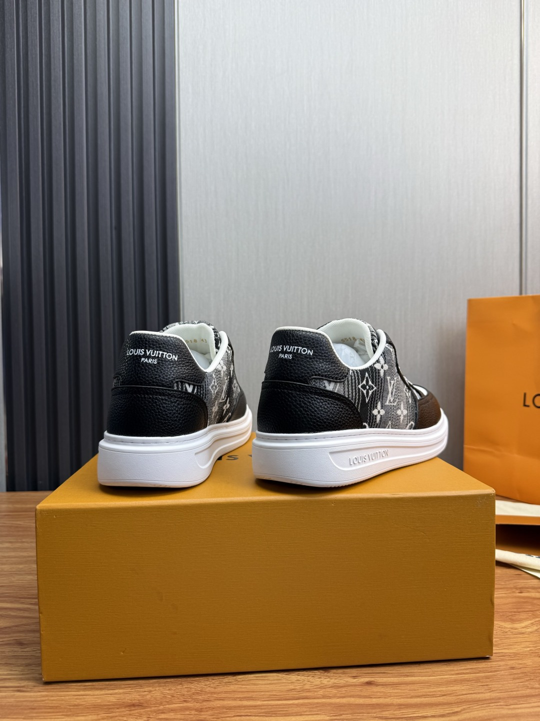Cheap Louis Vuitton Sneakers For Men in 224671, $90 USD- [IB224671] - Replica Louis Vuitton Sneakers For Men