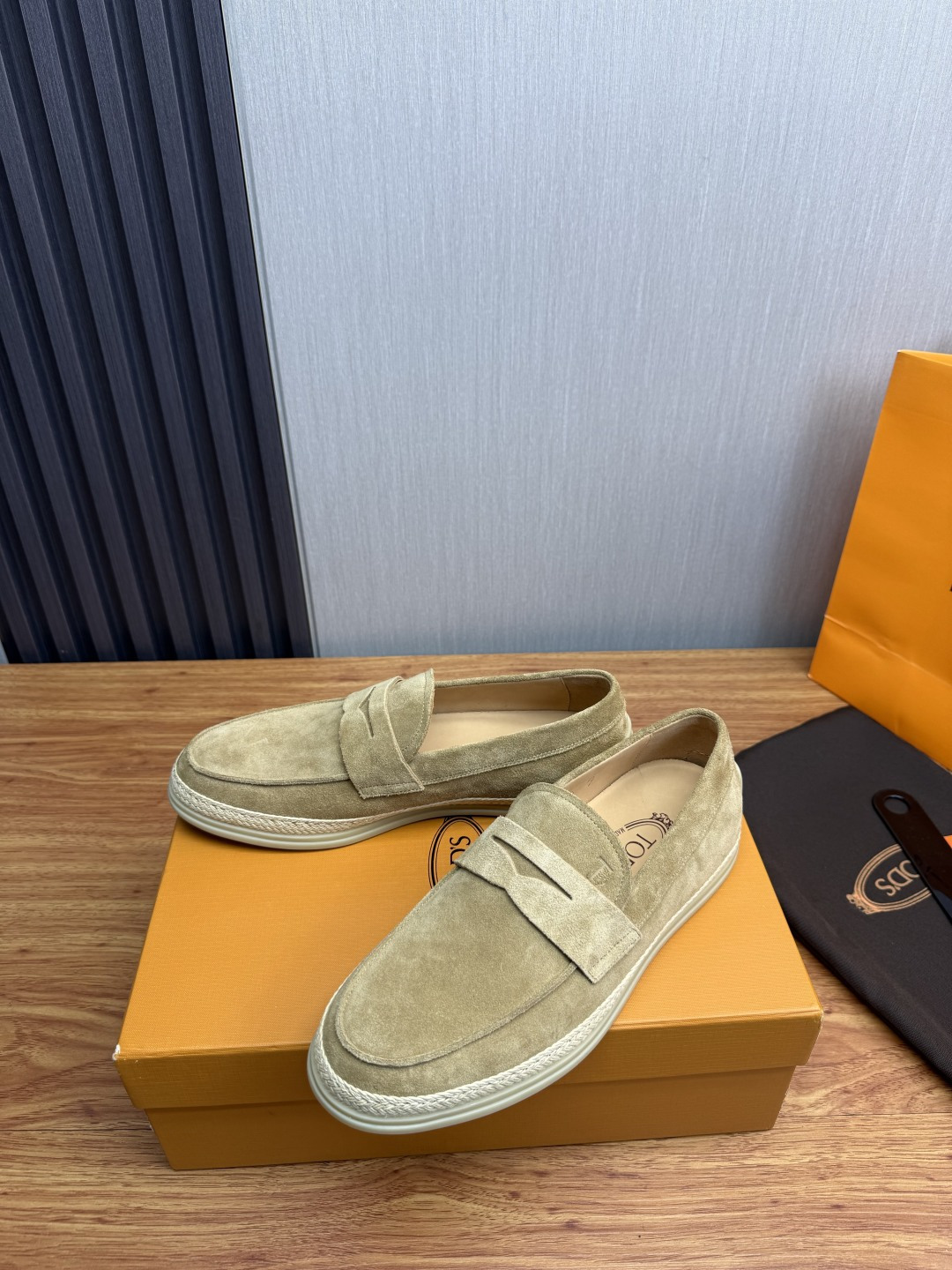 Cheap Tods Leather Loafers For Men in 224744, $95 USD- [IB224744] - Replica Tods Leather Loafers For Men