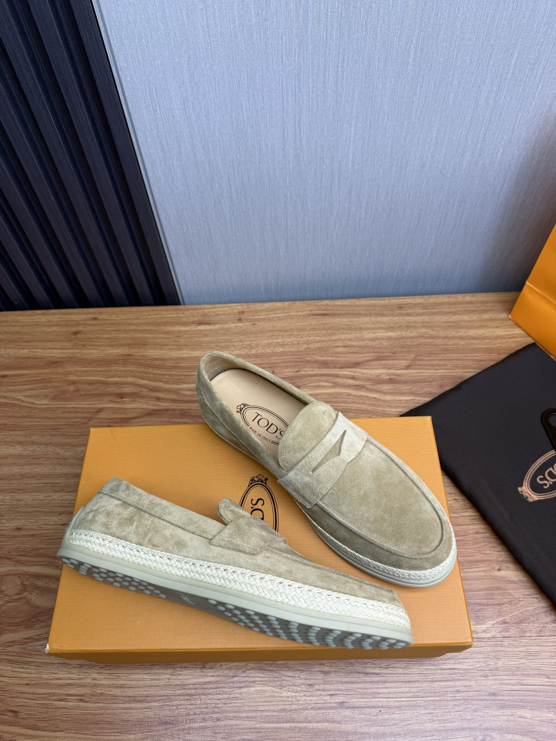 Cheap Tods Leather Loafers For Men in 224744, $95 USD- [IB224744] - Replica Tods Leather Loafers For Men