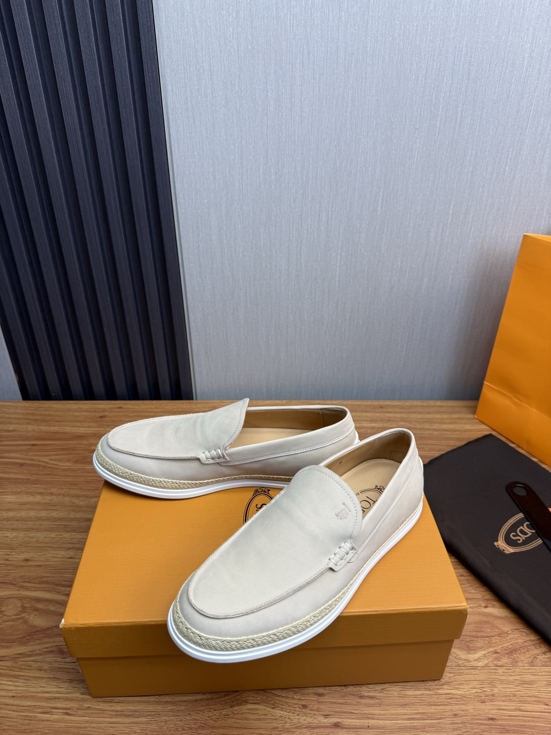 Cheap Tods Leather Loafers For Men in 224746, $95 USD- [IB224746] - Replica Tods Leather Loafers For Men