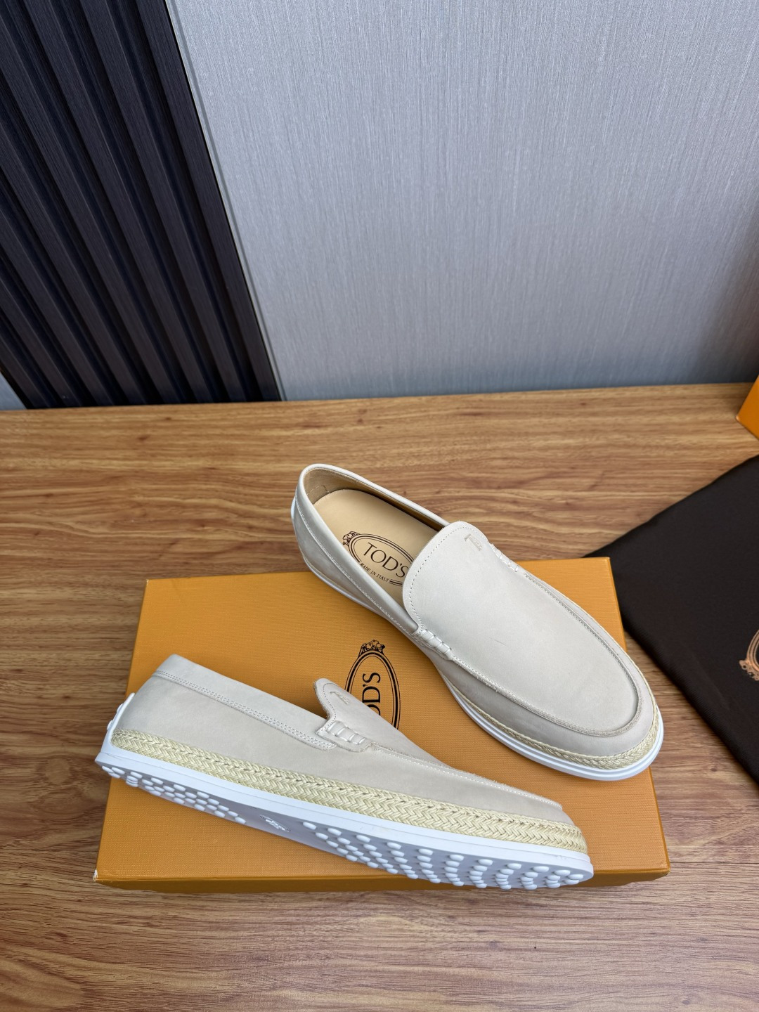 Cheap Tods Leather Loafers For Men in 224746, $95 USD- [IB224746] - Replica Tods Leather Loafers For Men