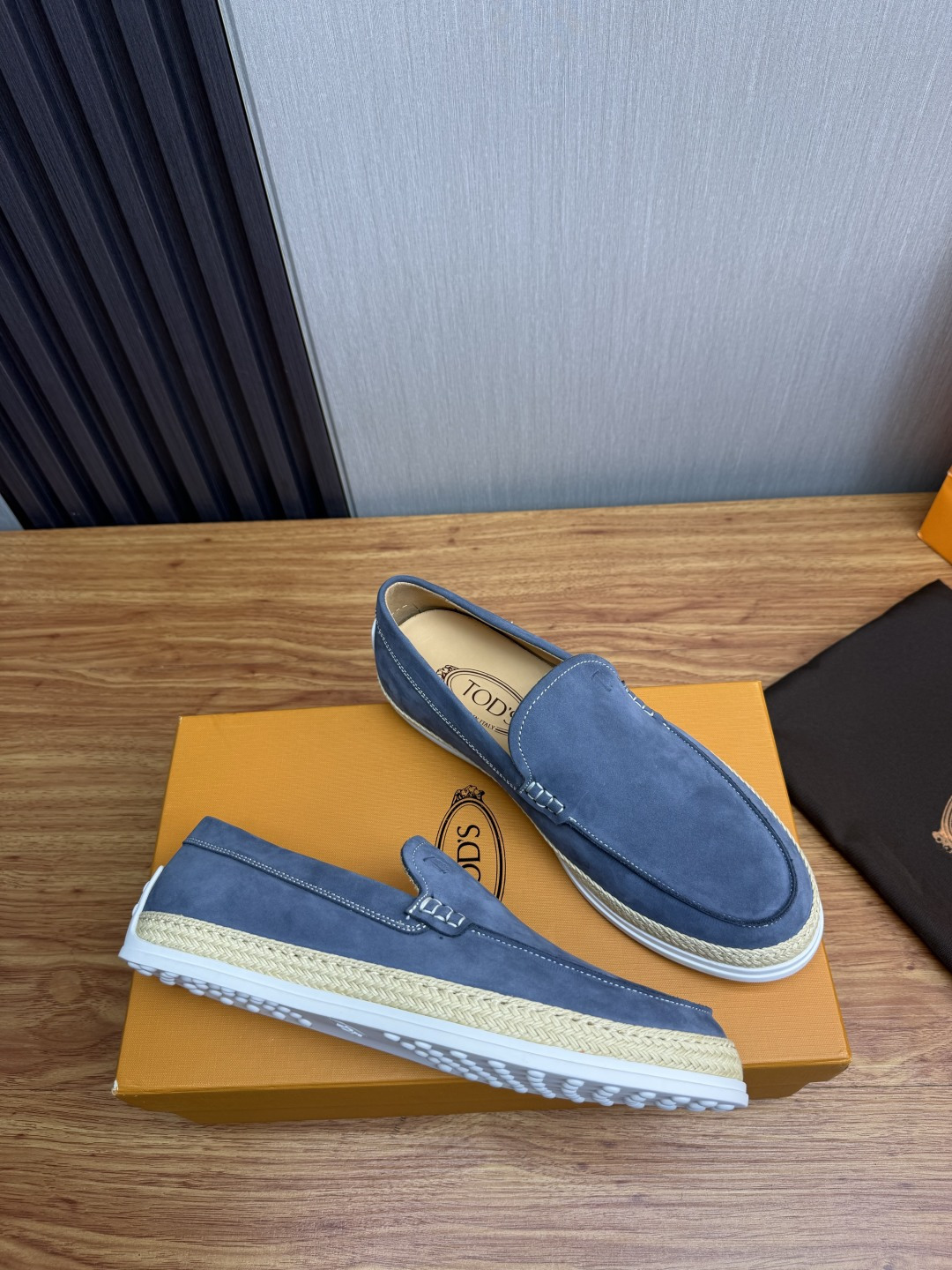 Cheap Tods Leather Loafers For Men in 224747, $95 USD- [IB224747] - Replica Tods Leather Loafers For Men