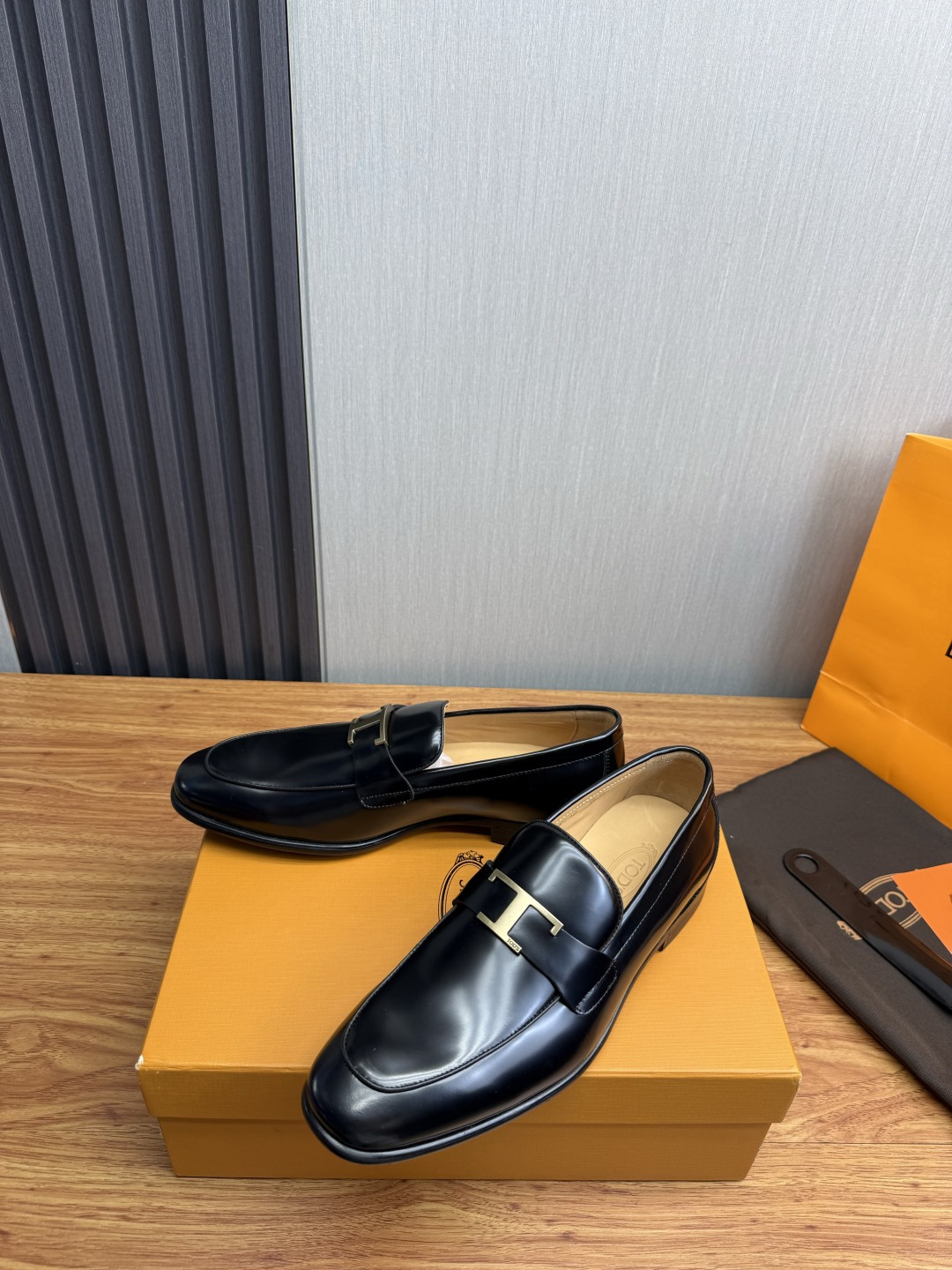 Cheap Tods Leather Loafers For Men in 224748, $120 USD- [IB224748] - Replica Tods Leather Loafers For Men