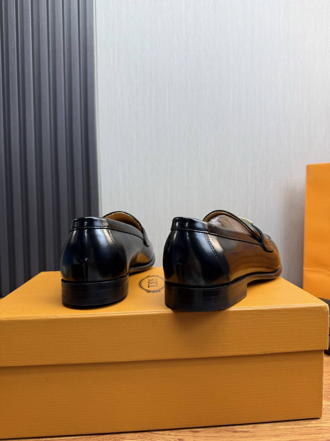 Cheap Tods Leather Loafers For Men in 224748, $120 USD- [IB224748] - Replica Tods Leather Loafers For Men