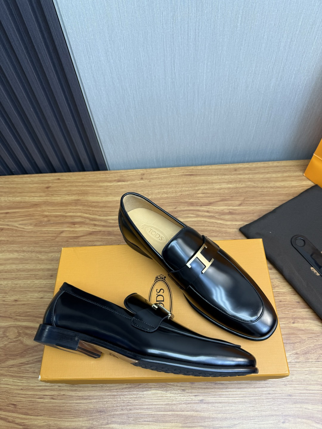 Cheap Tods Leather Loafers For Men in 224748, $120 USD- [IB224748] - Replica Tods Leather Loafers For Men