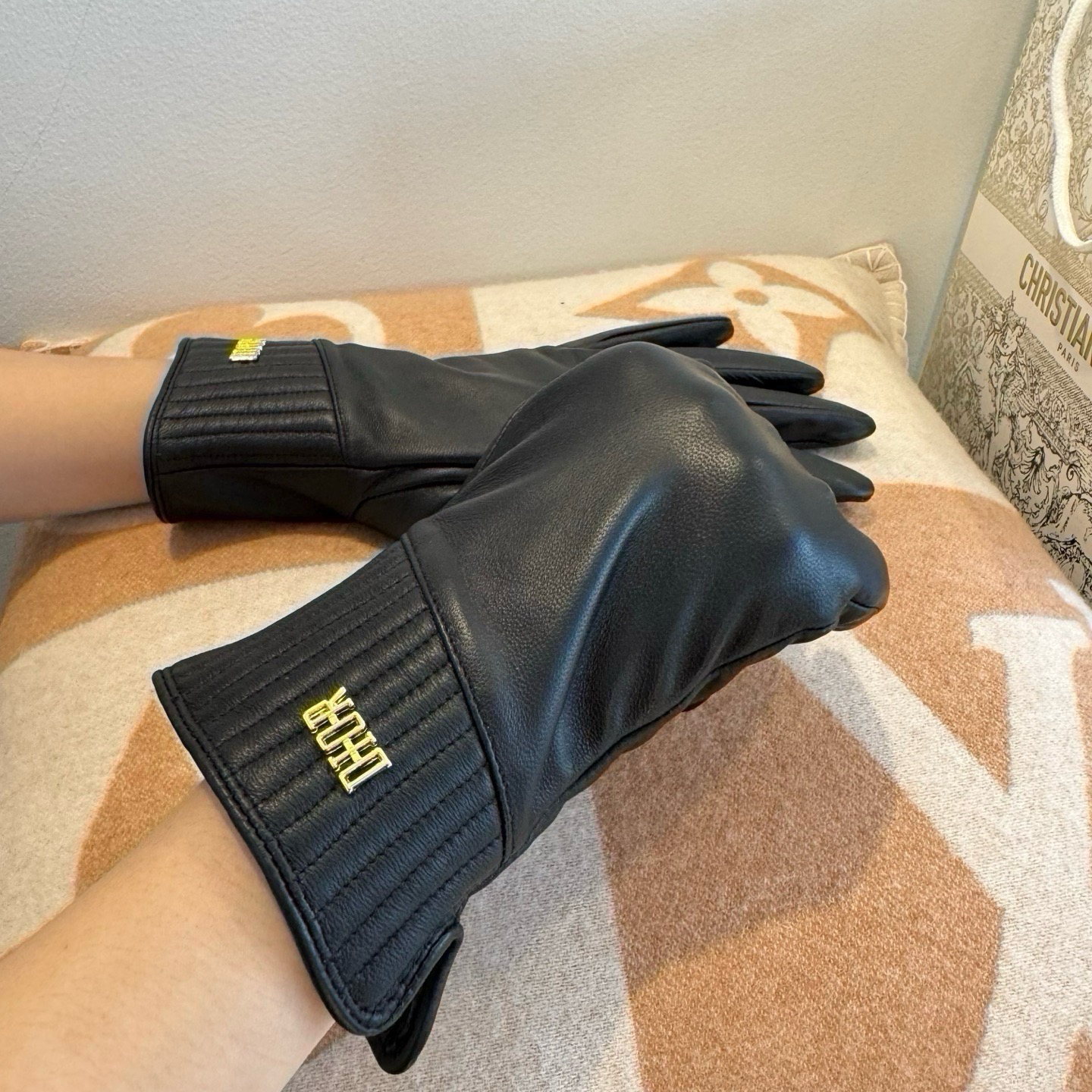 Cheap New Dior Gloves in 224944, $45 USD- [IB224944] - Replica Gloves