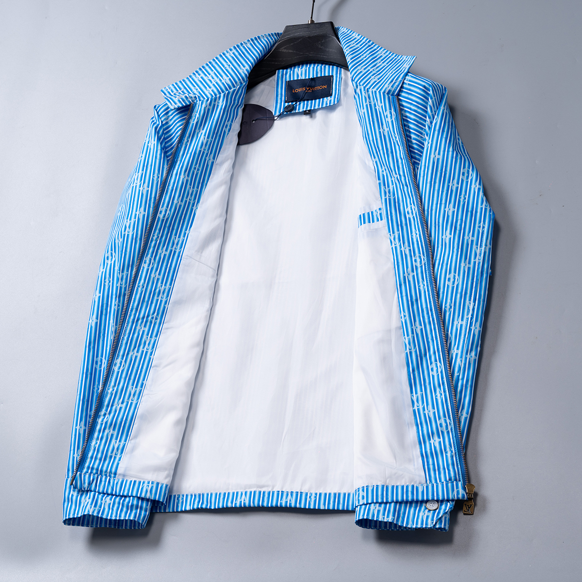 Cheap Louis Vuitton Thin Jackets For Men in 225286, $70 USD- [IB225286] - Replica Louis Vuitton Thin Jackets For Men