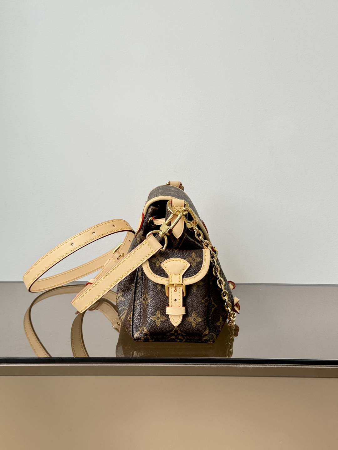 Cheap Louis Vuitton AAA Mini Shoulder Bags in 226095, $145 USD- [IB226095] - Replica Louis Vuitton AAA Mini Shoulder Bags