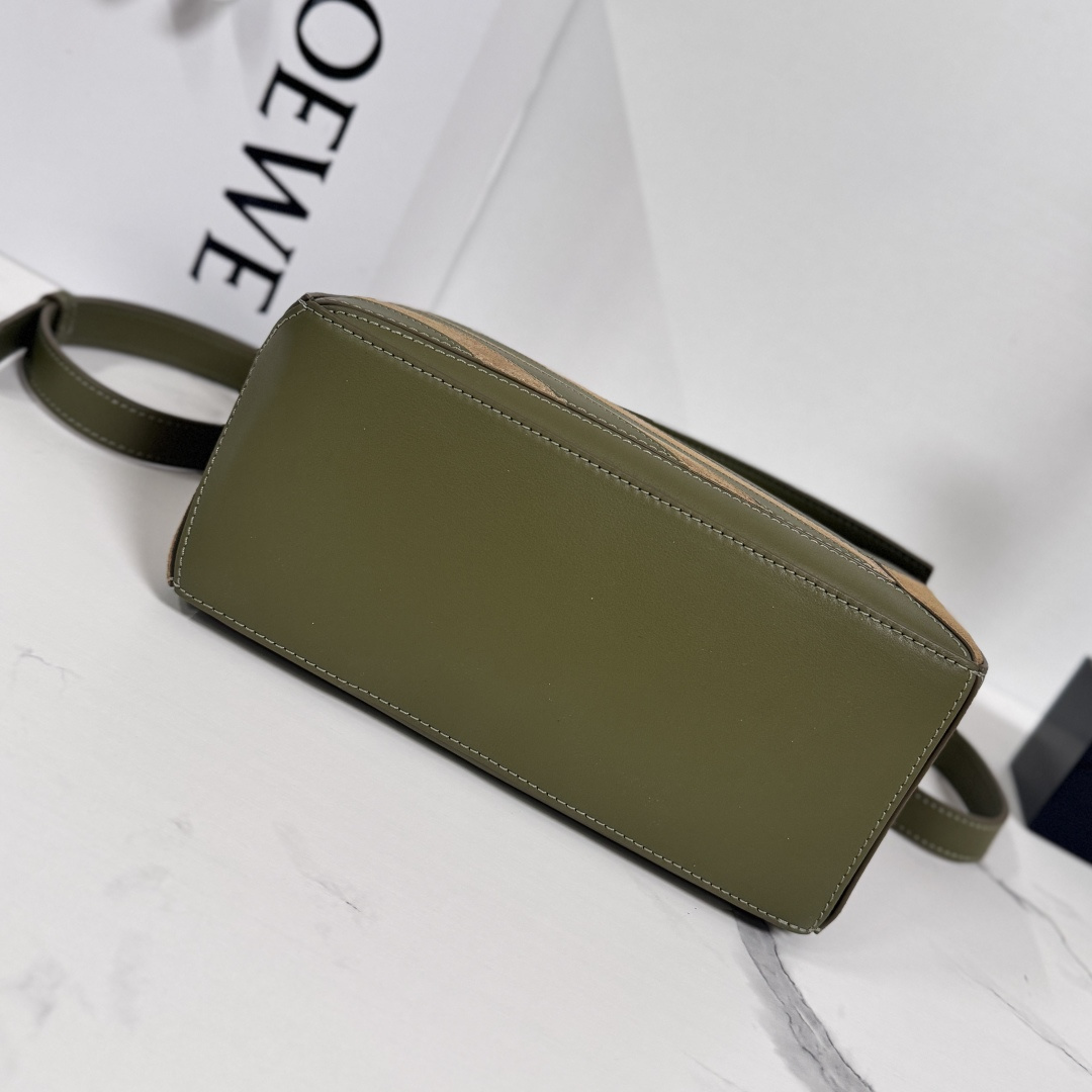 Cheap Loewe Bags in 226096, $145 USD- [IB226096] - Replica Loewe Bags