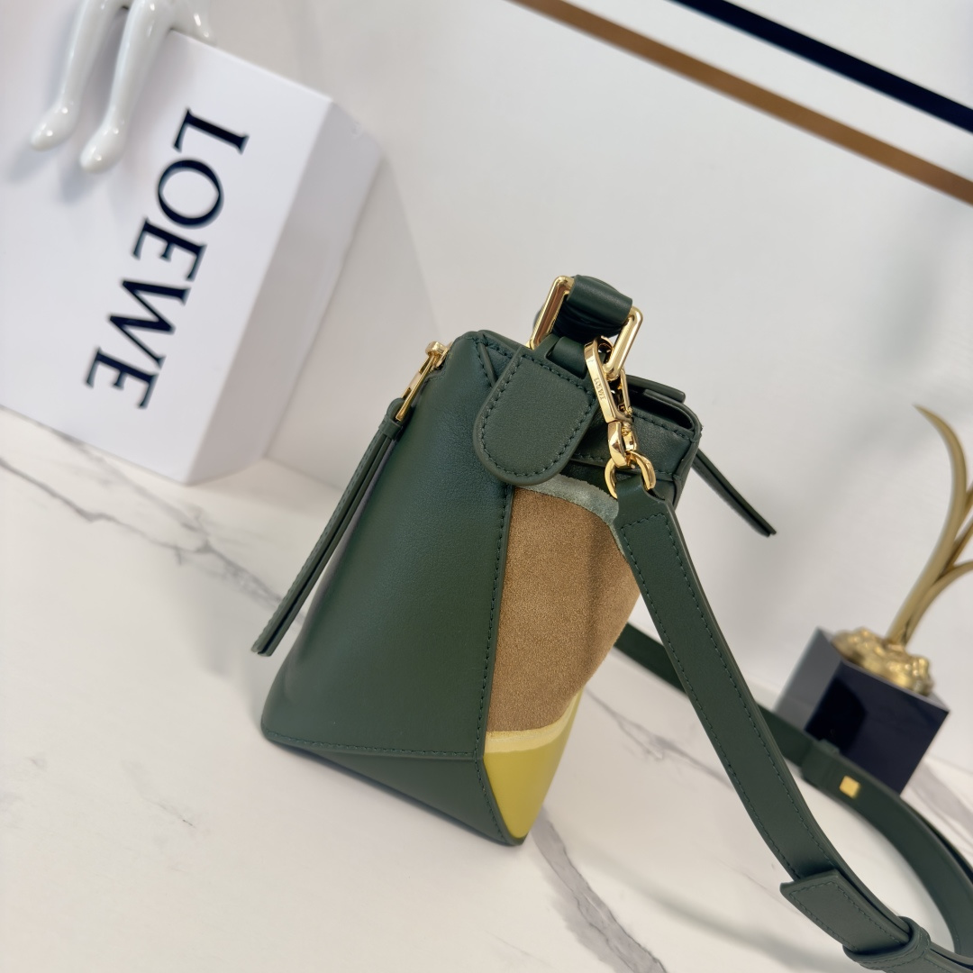 Cheap Loewe Bags in 226100, $145 USD- [IB226100] - Replica Loewe Bags