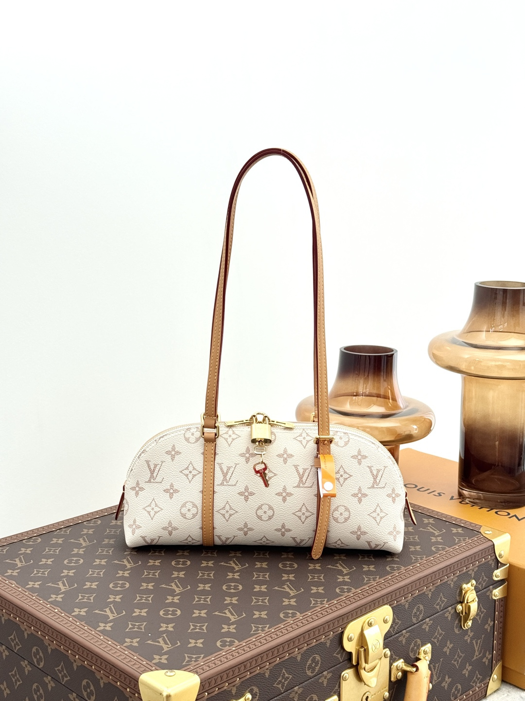 Cheap Louis Vuitton AAA Quality Handbags in 226105, $105 USD- [IB226105] - Replica Louis Vuitton AAA Quality Handbags