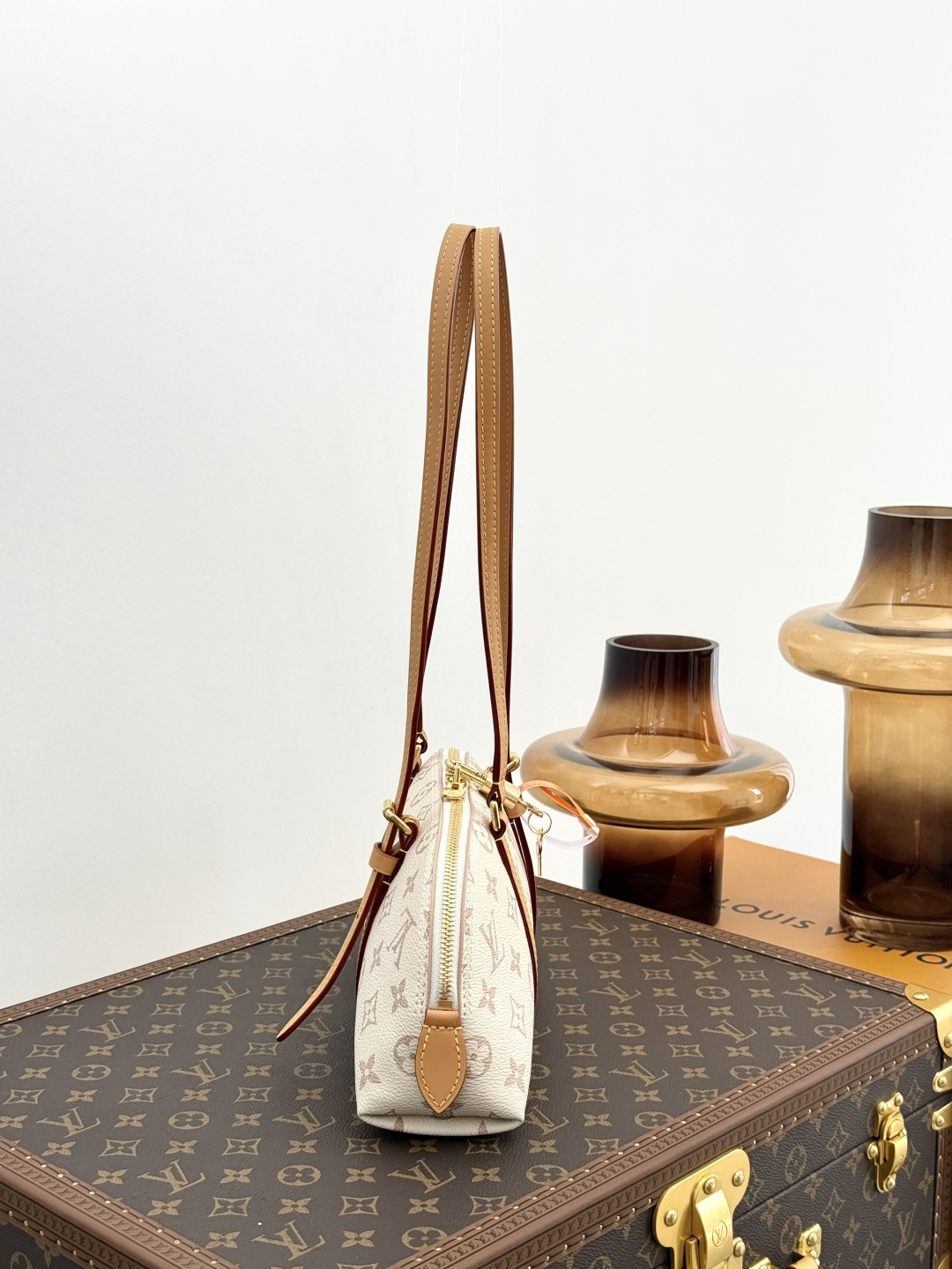 Cheap Louis Vuitton AAA Quality Handbags in 226105, $105 USD- [IB226105] - Replica Louis Vuitton AAA Quality Handbags