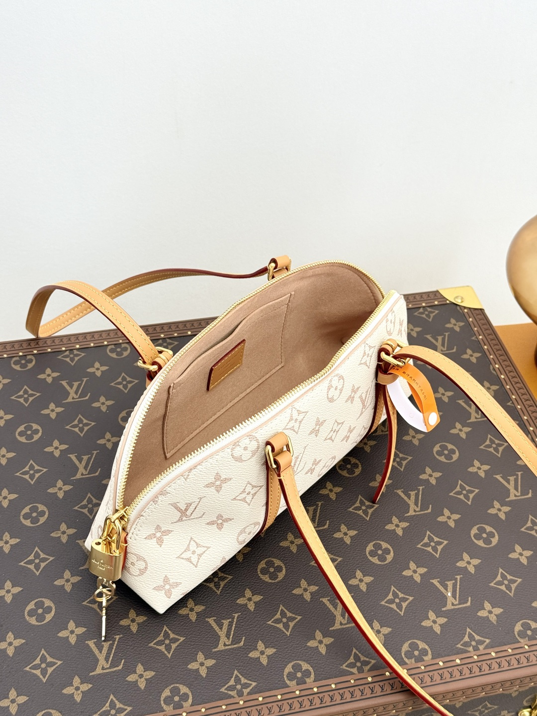 Cheap Louis Vuitton AAA Quality Handbags in 226105, $105 USD- [IB226105] - Replica Louis Vuitton AAA Quality Handbags