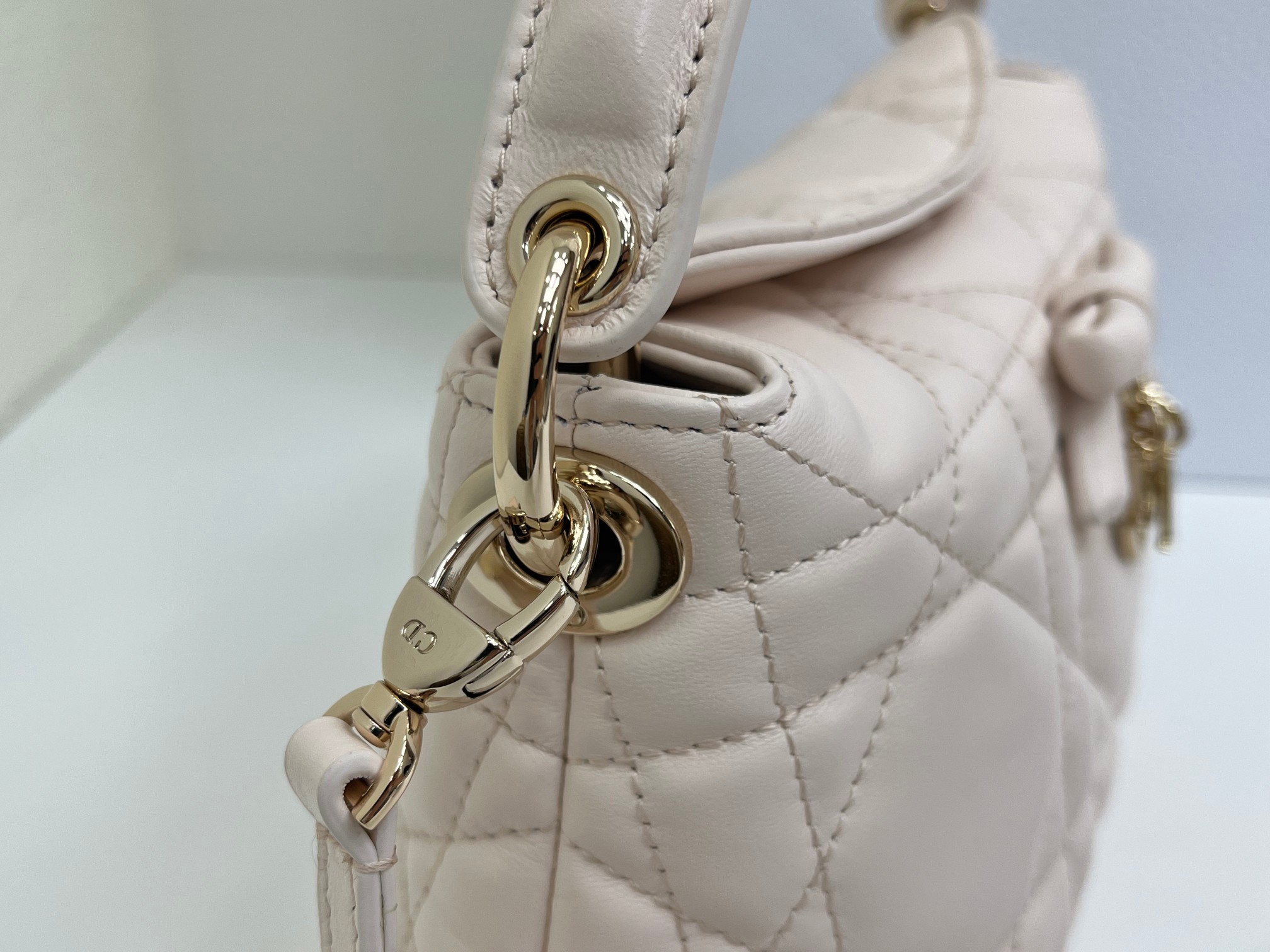 Cheap Dior AAA Quality Handbags in 226111, $135 USD- [IB226111] - Replica Dior AAA Quality Handbags
