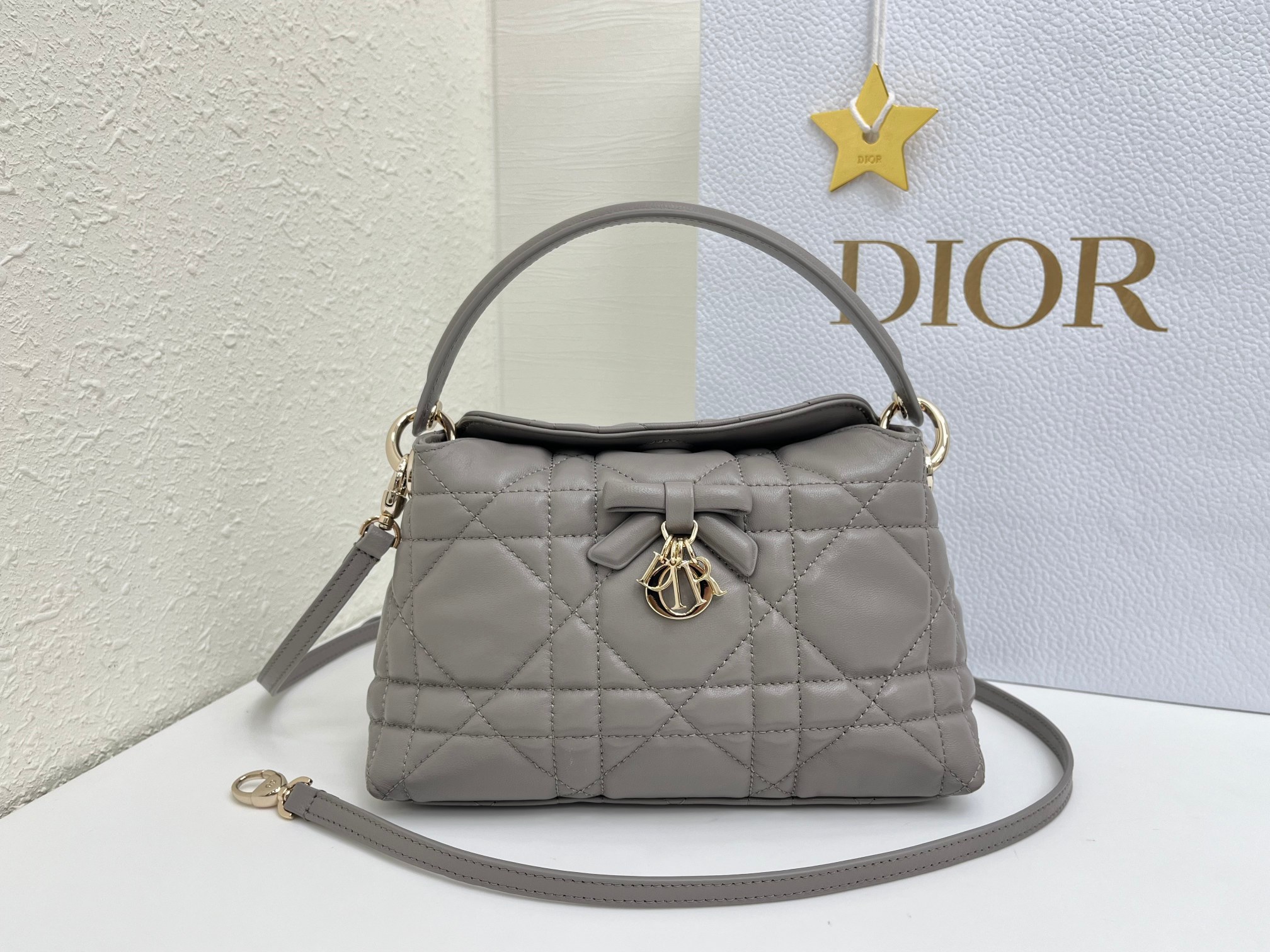 Cheap Dior AAA Quality Handbags in 226112, $135 USD- [IB226112] - Replica Dior AAA Quality Handbags