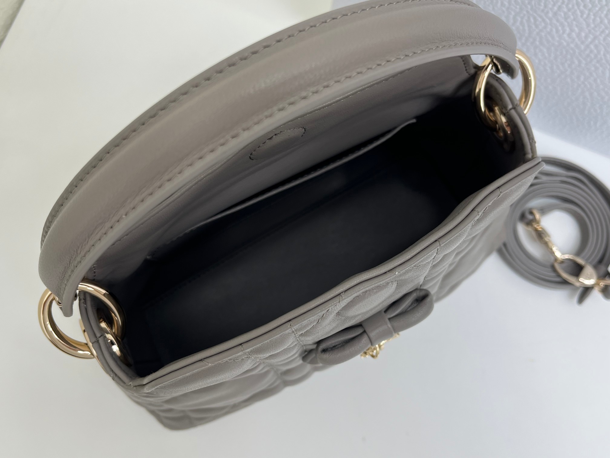 Cheap Dior AAA Quality Handbags in 226112, $135 USD- [IB226112] - Replica Dior AAA Quality Handbags