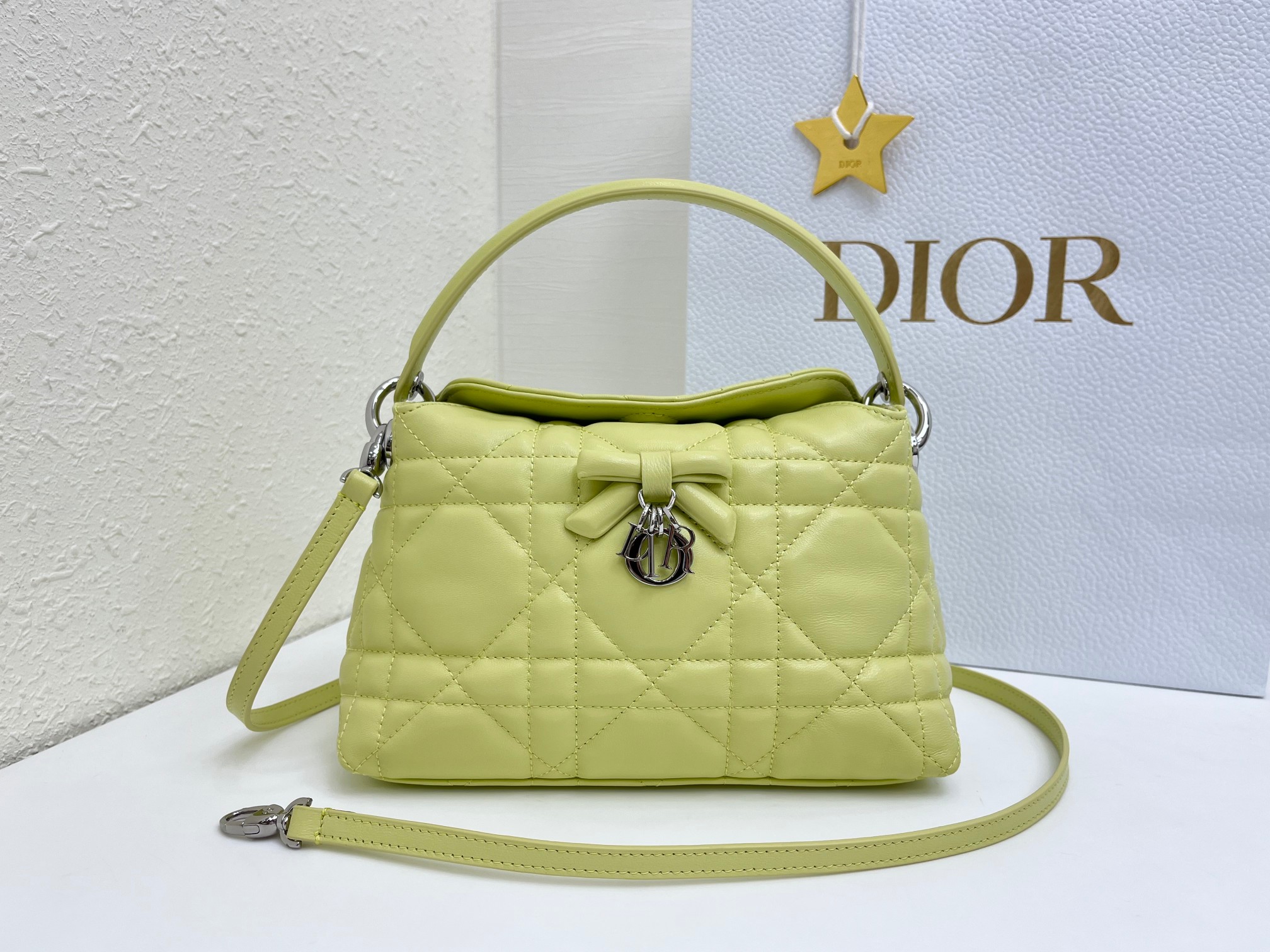Cheap Dior AAA Quality Handbags in 226113, $135 USD- [IB226113] - Replica Dior AAA Quality Handbags