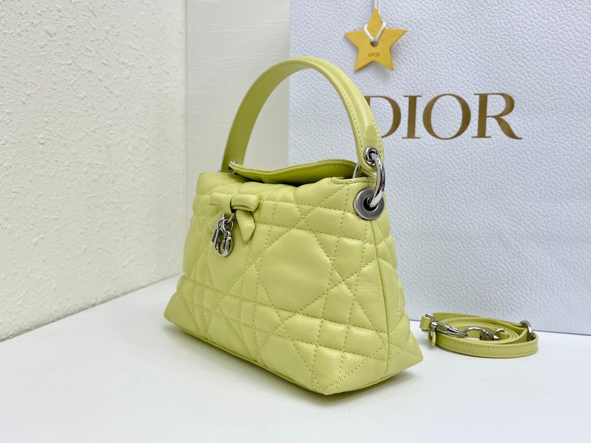 Cheap Dior AAA Quality Handbags in 226113, $135 USD- [IB226113] - Replica Dior AAA Quality Handbags