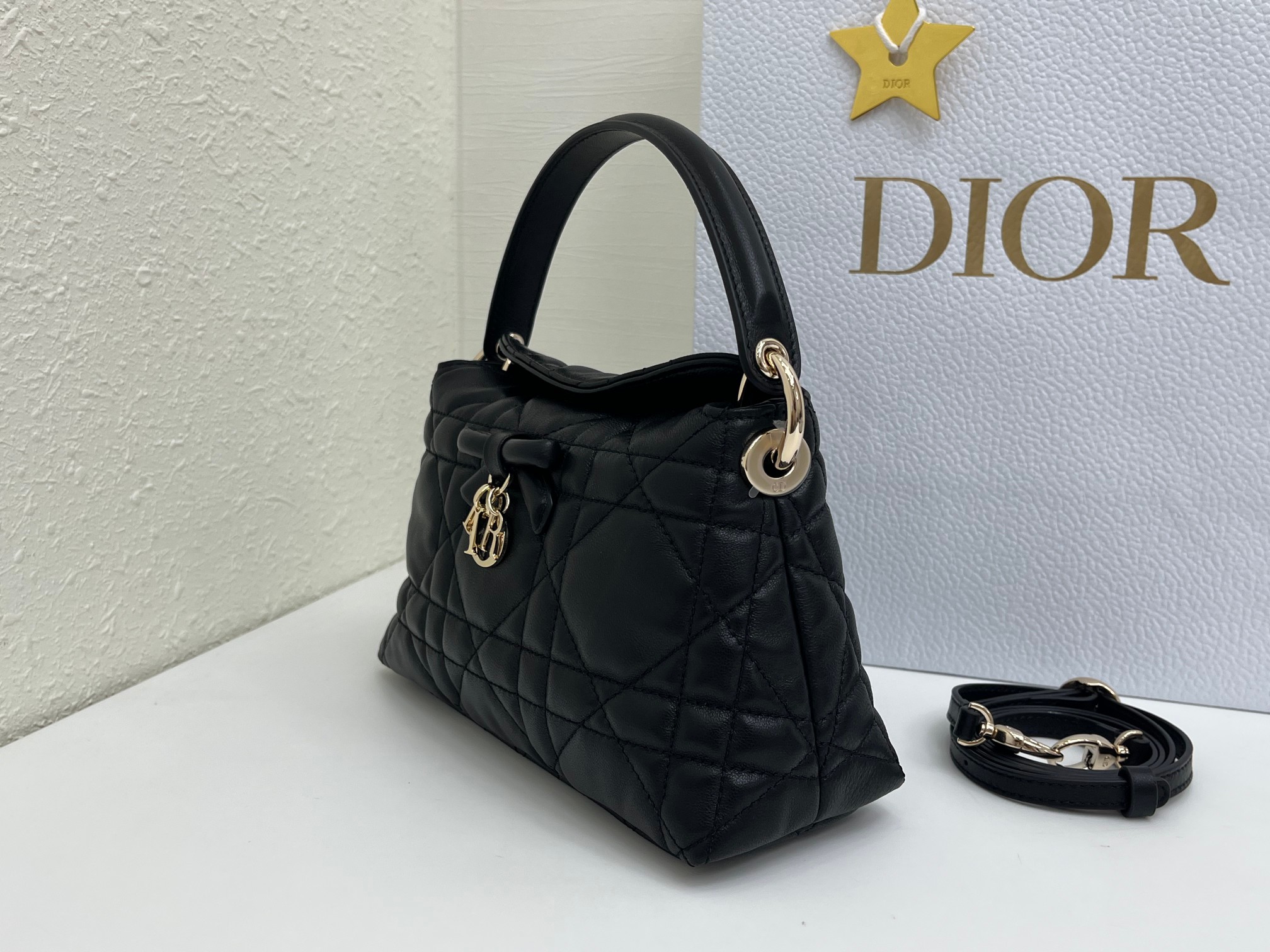 Cheap Dior AAA Quality Handbags in 226114, $135 USD- [IB226114] - Replica Dior AAA Quality Handbags