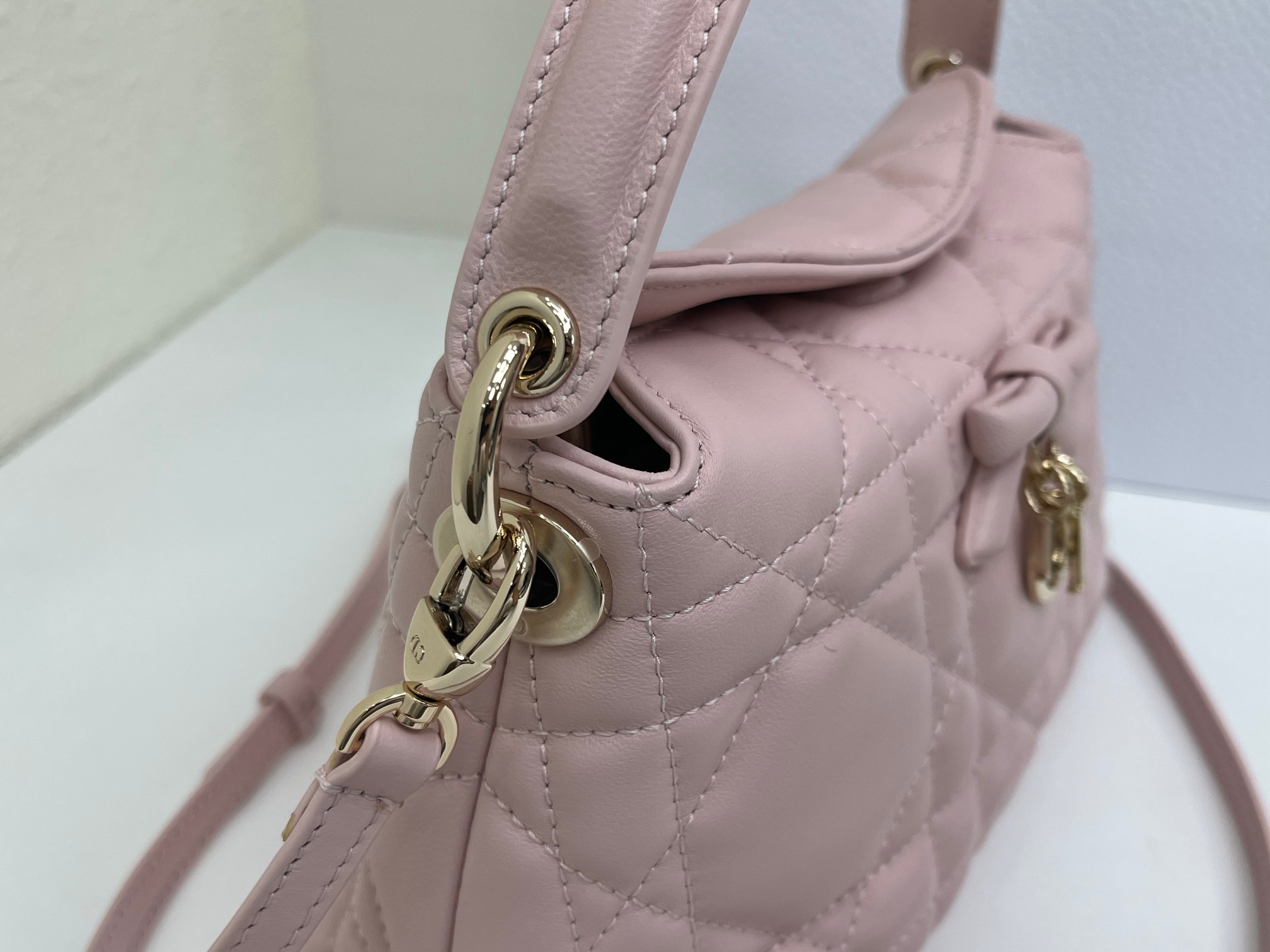 Cheap Dior AAA Quality Handbags in 226115, $135 USD- [IB226115] - Replica Dior AAA Quality Handbags