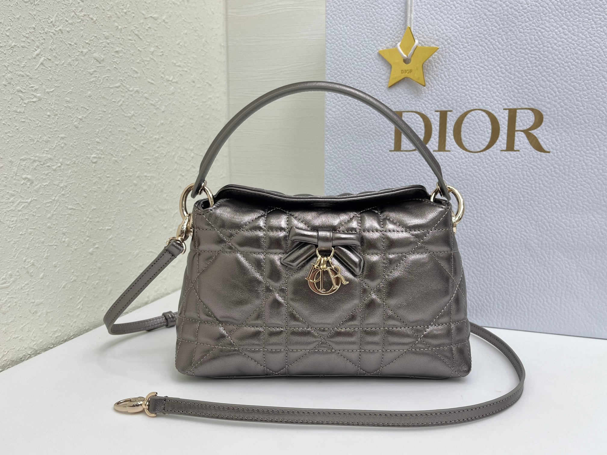 Cheap Dior AAA Quality Handbags in 226116, $135 USD- [IB226116] - Replica Dior AAA Quality Handbags