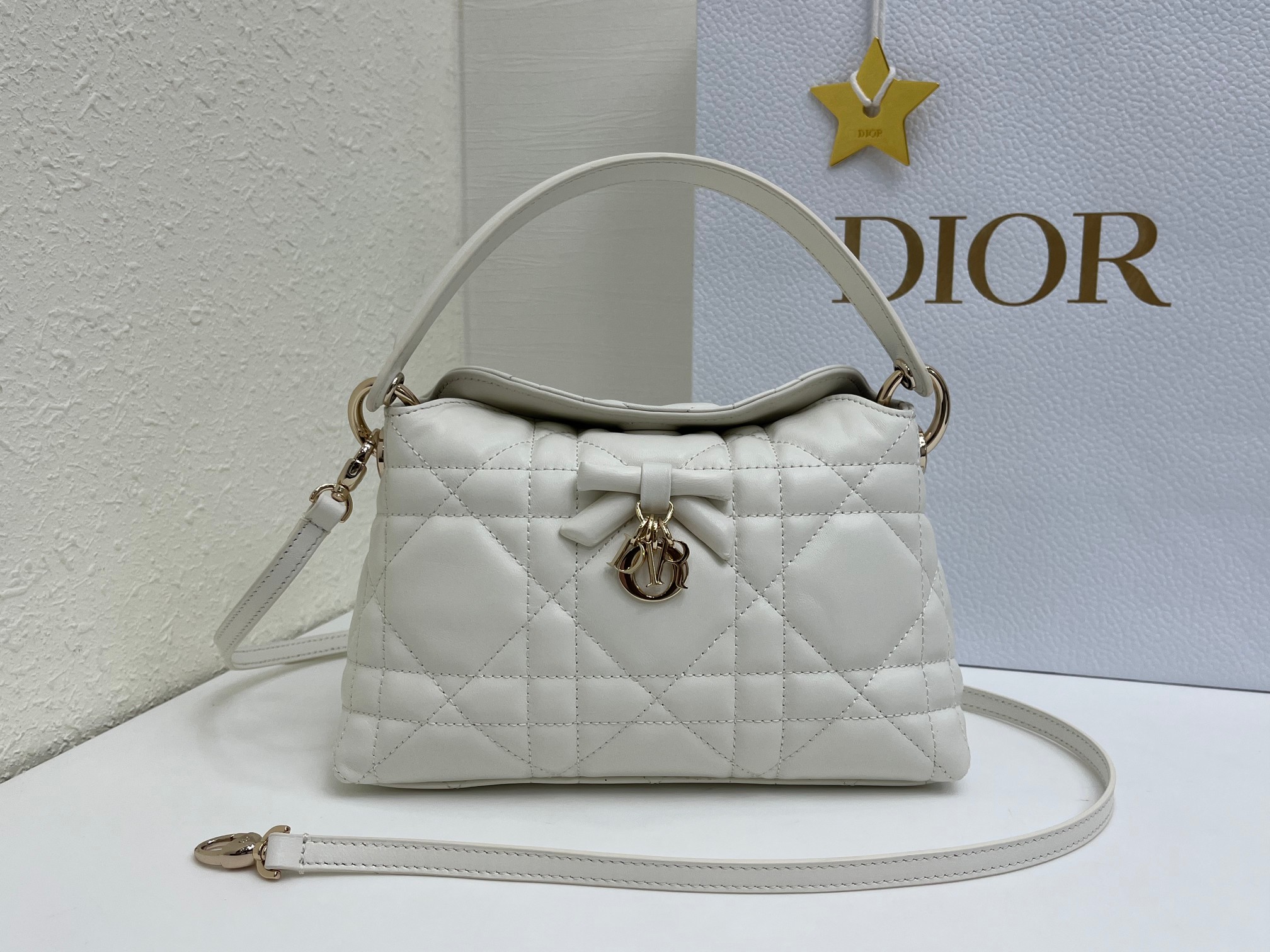 Cheap Dior AAA Quality Handbags in 226117, $135 USD- [IB226117] - Replica Dior AAA Quality Handbags