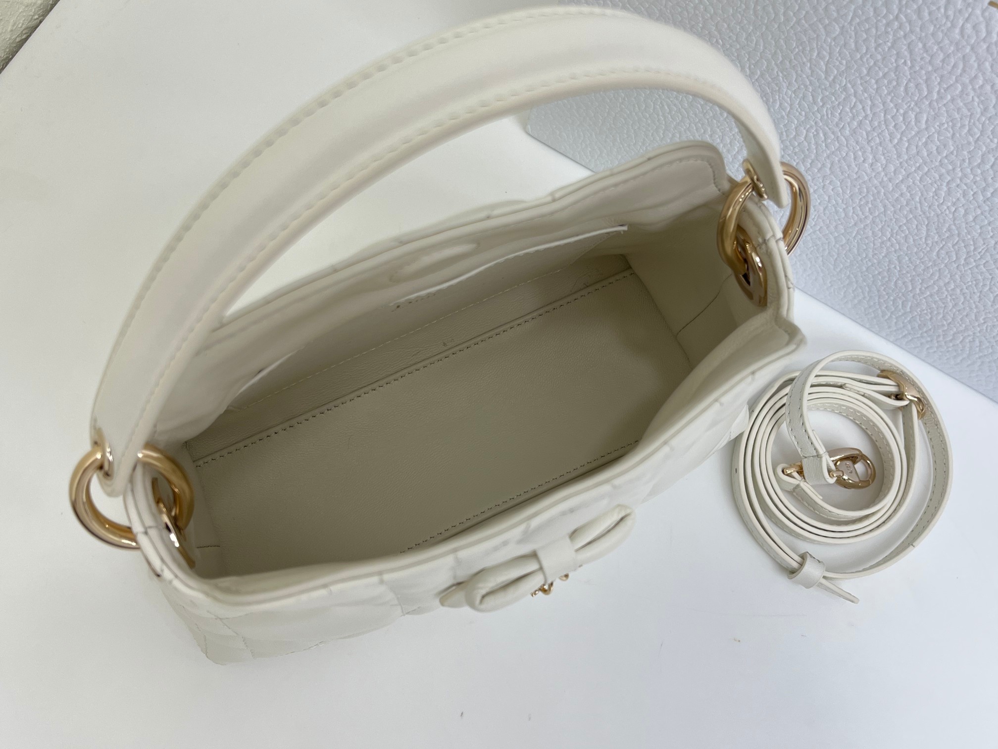 Cheap Dior AAA Quality Handbags in 226117, $135 USD- [IB226117] - Replica Dior AAA Quality Handbags