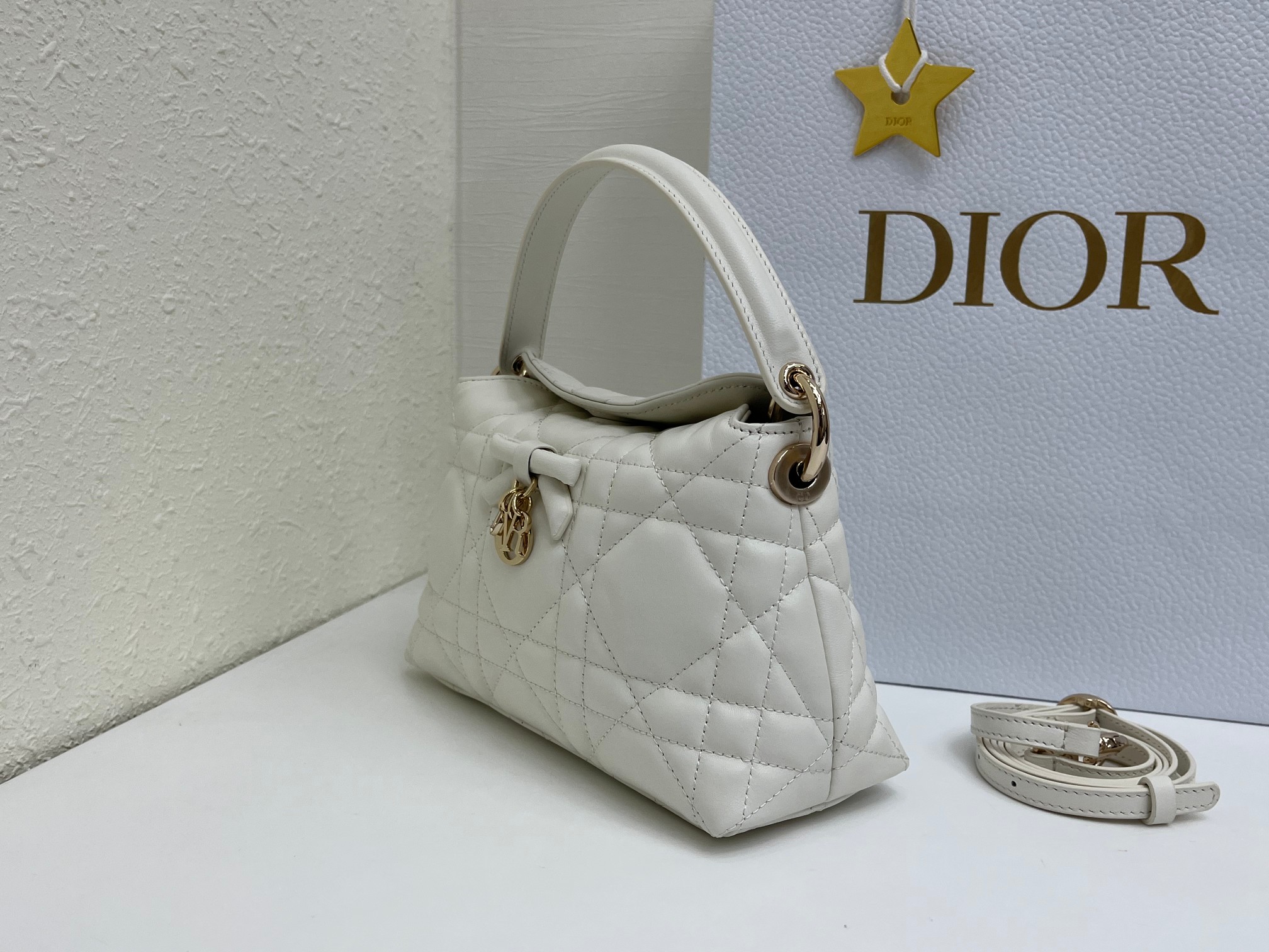 Cheap Dior AAA Quality Handbags in 226117, $135 USD- [IB226117] - Replica Dior AAA Quality Handbags