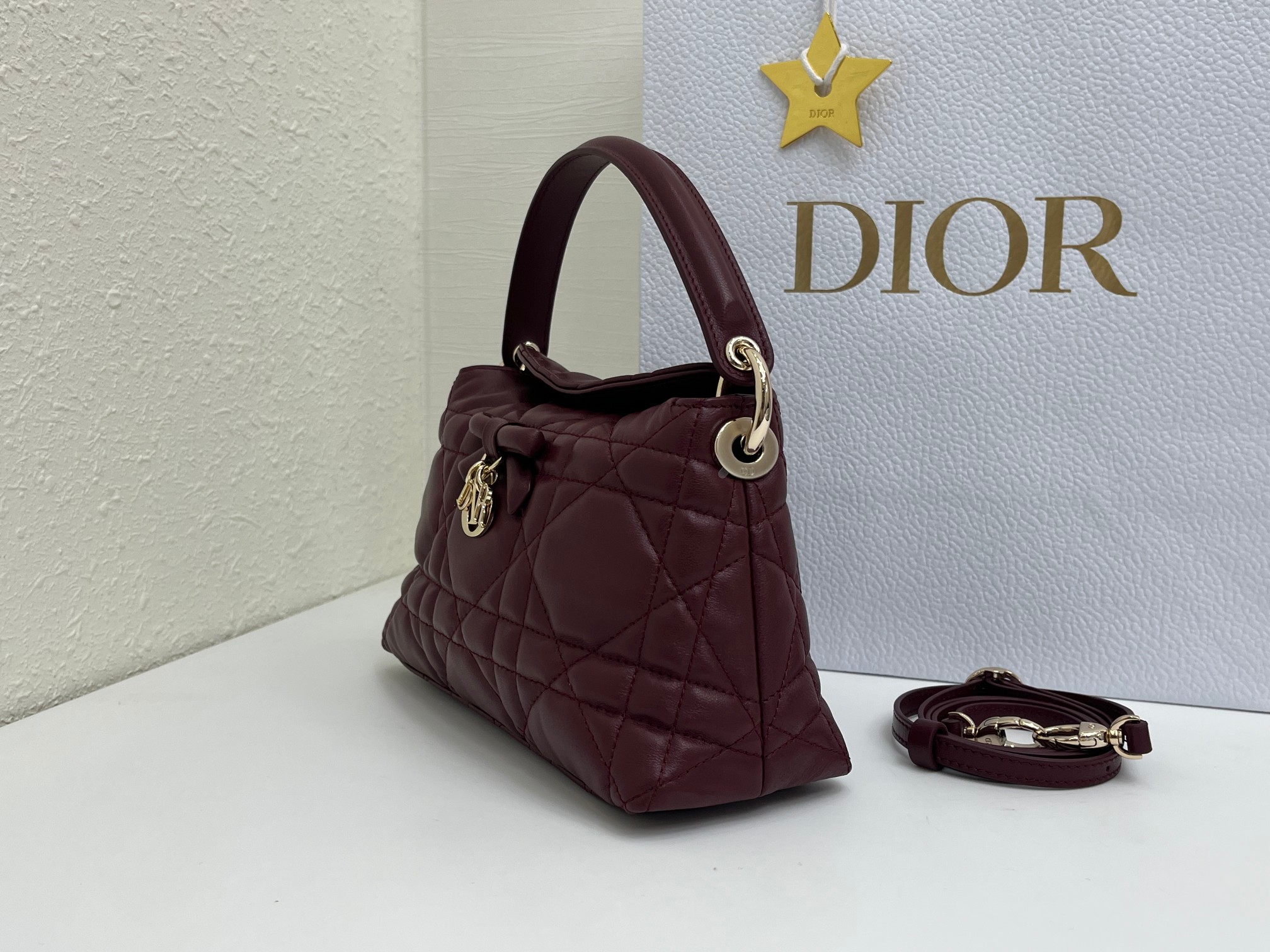 Cheap Dior AAA Quality Handbags in 226118, $135 USD- [IB226118] - Replica Dior AAA Quality Handbags