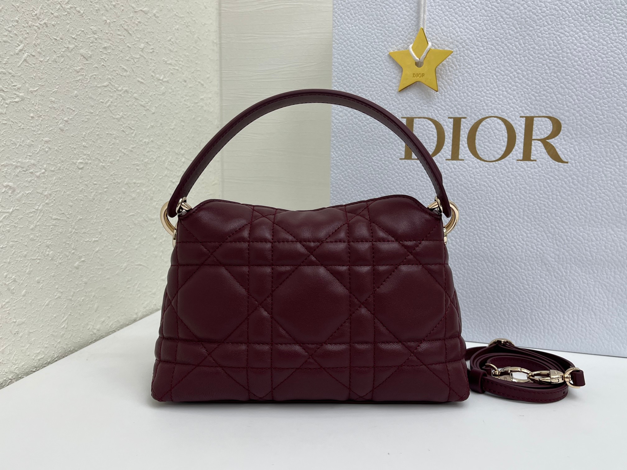 Cheap Dior AAA Quality Handbags in 226118, $135 USD- [IB226118] - Replica Dior AAA Quality Handbags
