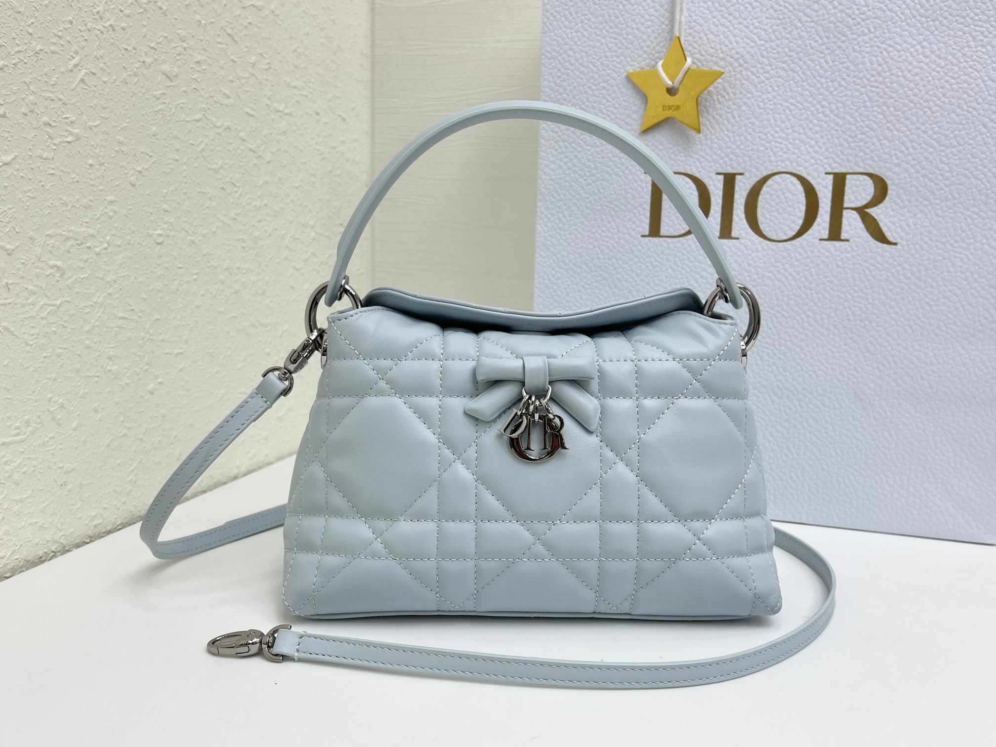Cheap Dior AAA Quality Handbags in 226119, $135 USD- [IB226119] - Replica Dior AAA Quality Handbags