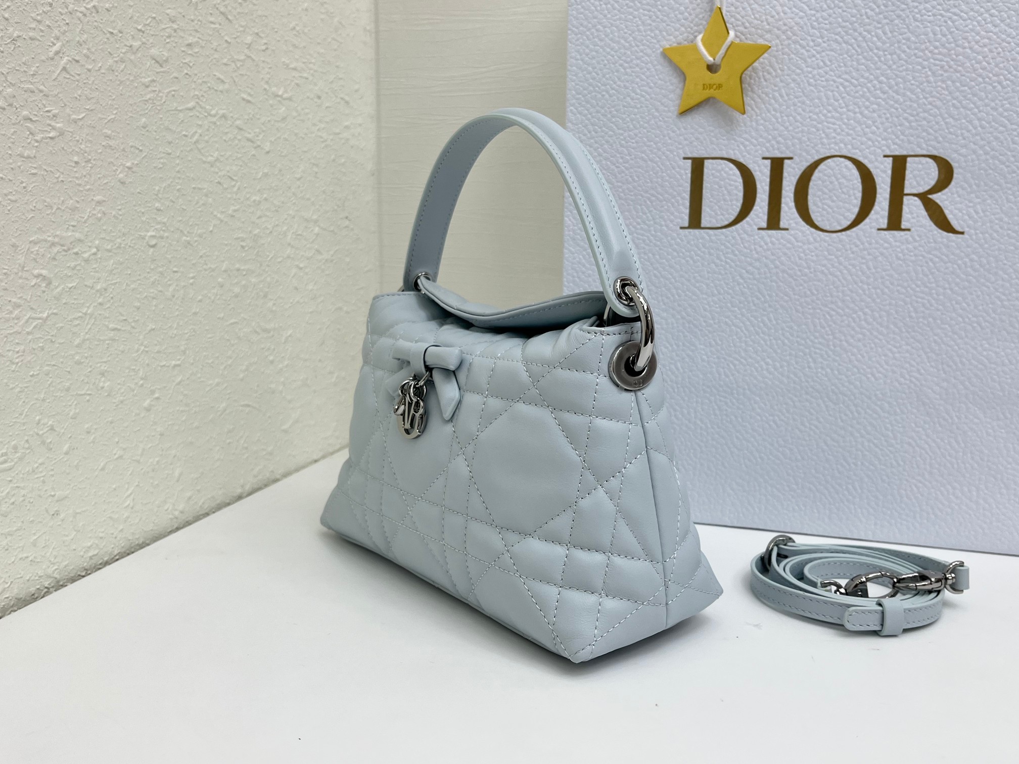 Cheap Dior AAA Quality Handbags in 226119, $135 USD- [IB226119] - Replica Dior AAA Quality Handbags