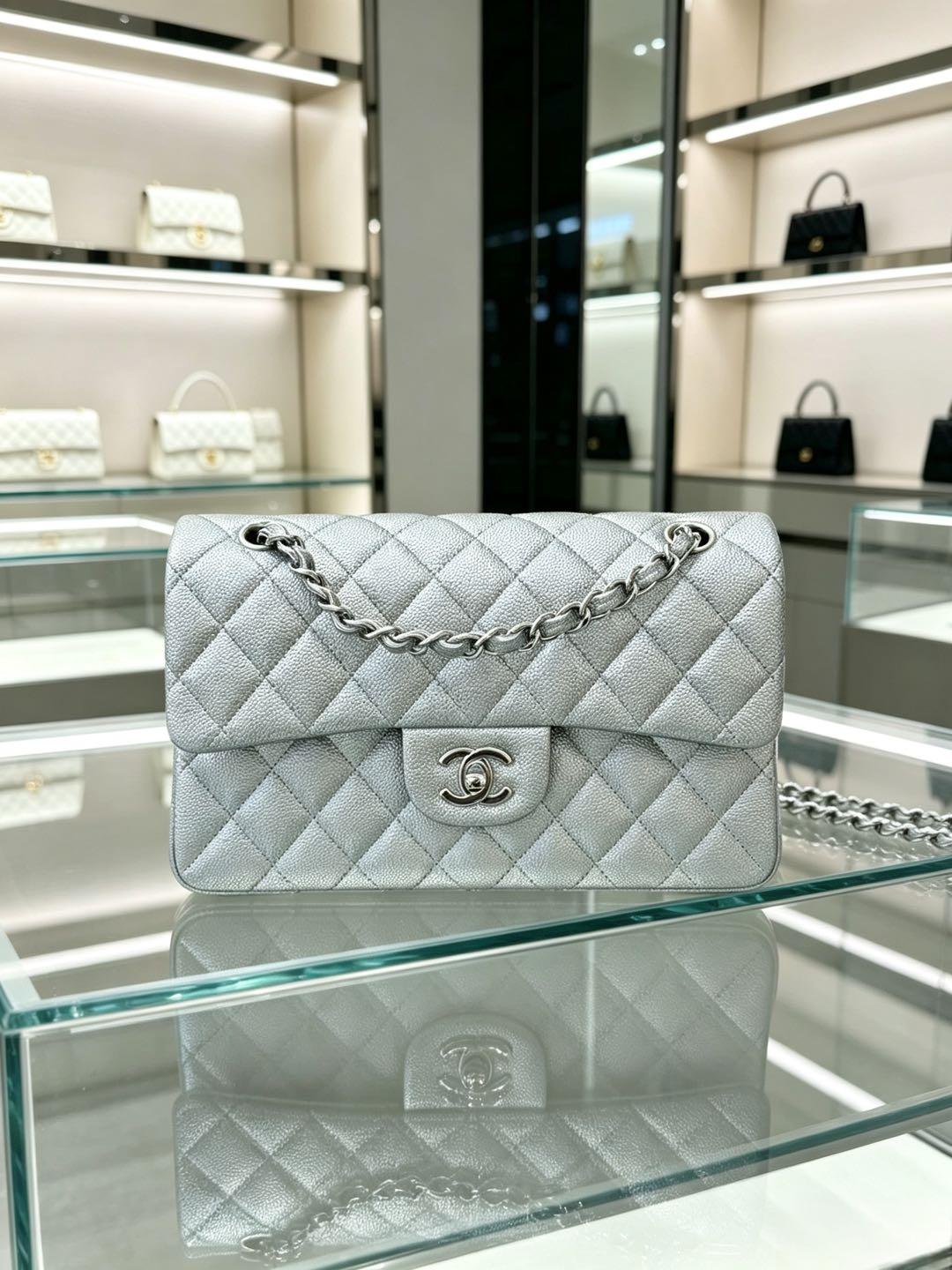 Cheap Chanel AAA quality Handbags in 226120, $130 USD- [IB226120] - Replica Chanel AAA quality Handbags