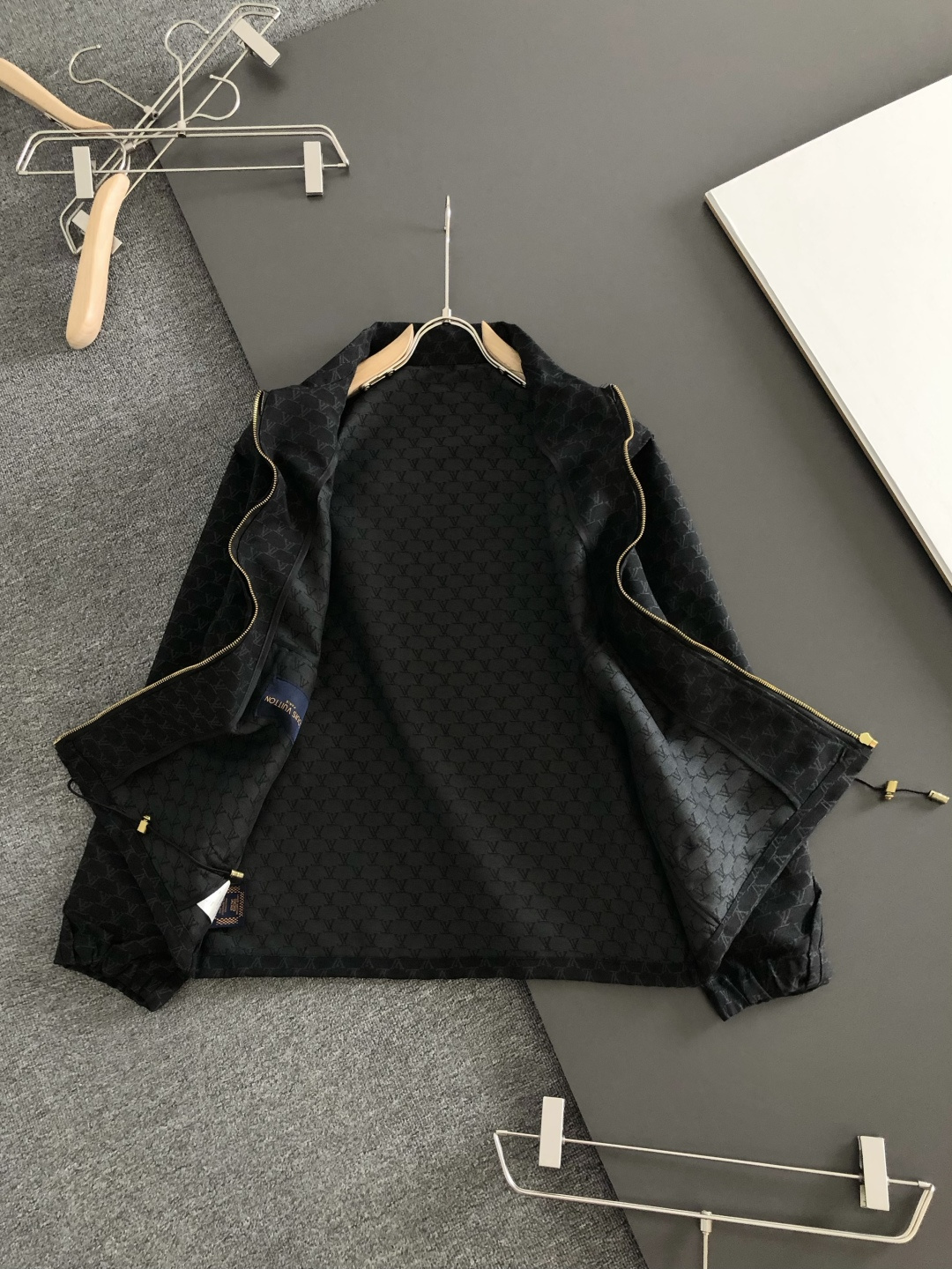 Cheap Louis Vuitton Thin Jackets For Men in 226137, $95 USD- [IB226137] - Replica Louis Vuitton Thin Jackets For Men