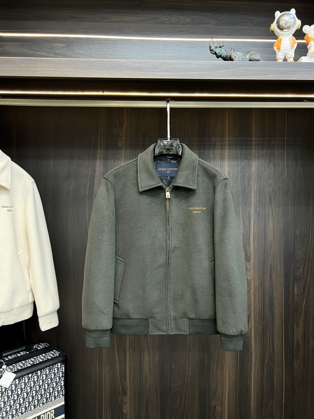 Cheap Louis Vuitton Thin Jackets For Men in 226192, $110 USD- [IB226192] - Replica Louis Vuitton Thin Jackets For Men