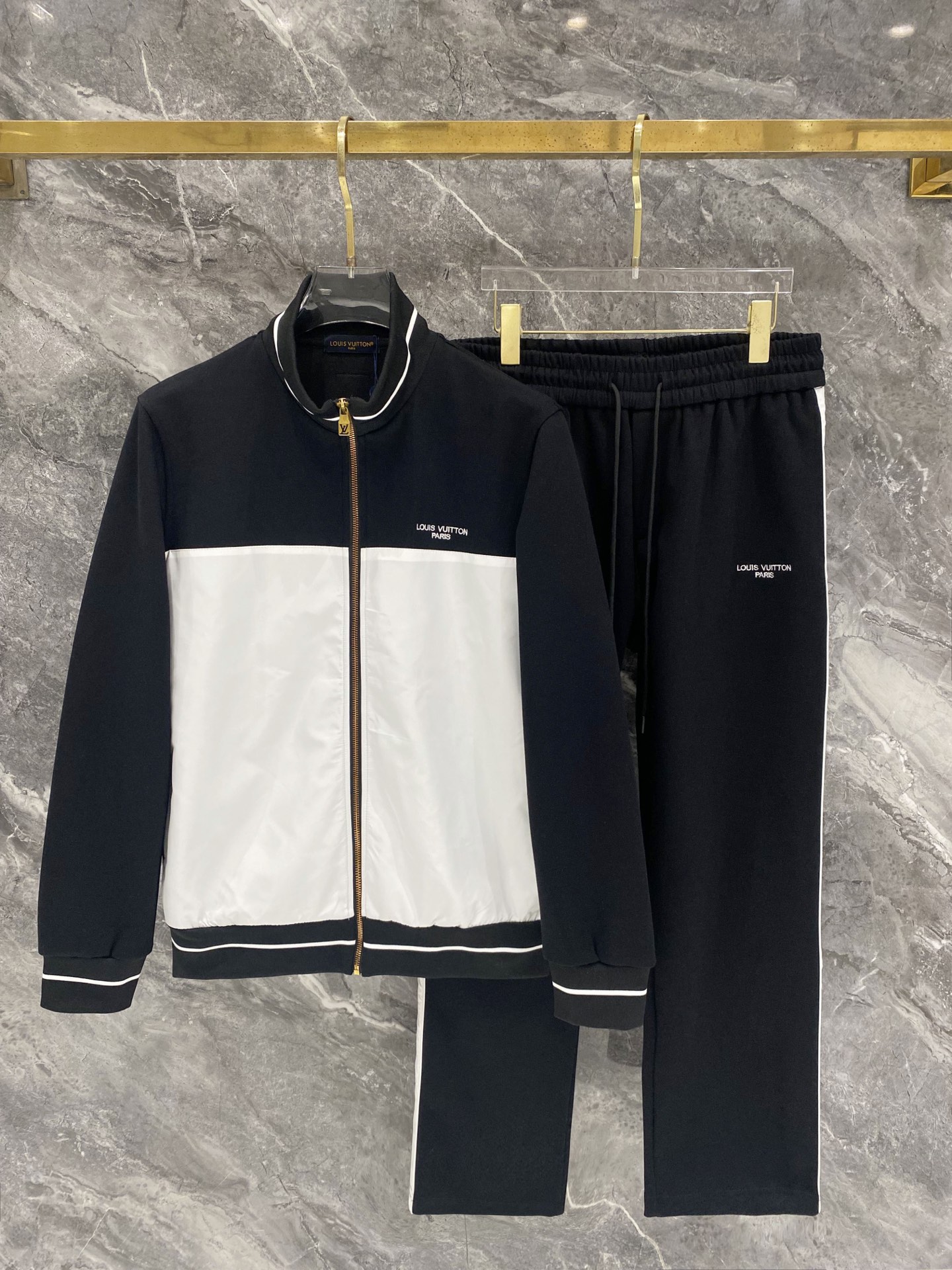 Cheap Louis Vuitton Tracksuits for Men in 226453, $105 USD- [IB226453] - Replica Louis Vuitton Tracksuits for Men