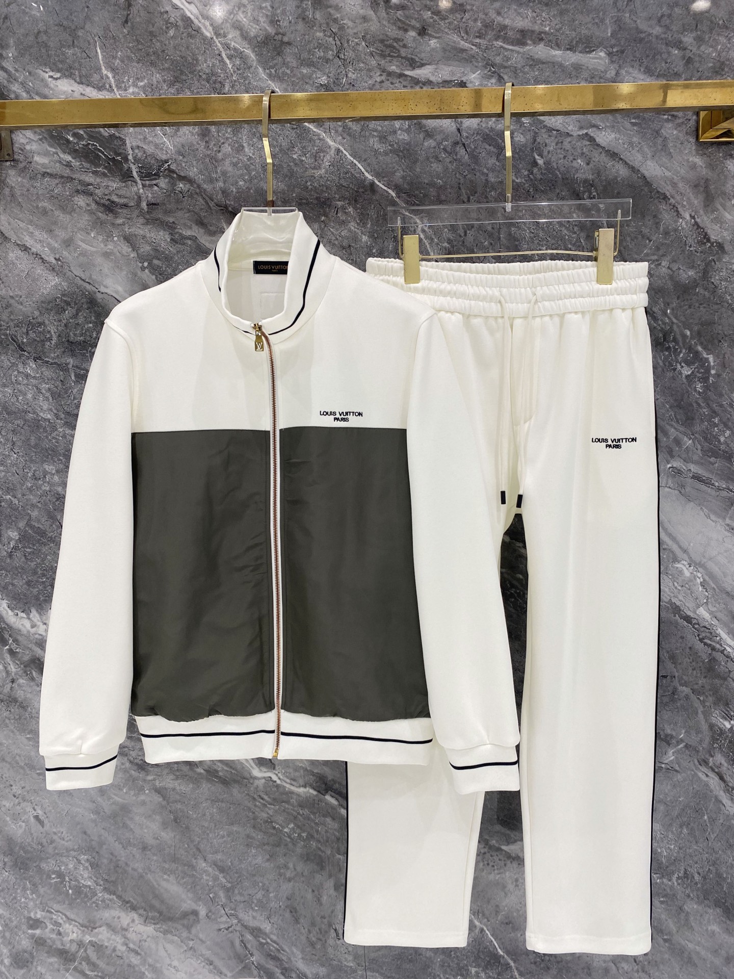 Cheap Louis Vuitton Tracksuits for Men in 226455, $105 USD- [IB226455] - Replica Louis Vuitton Tracksuits for Men