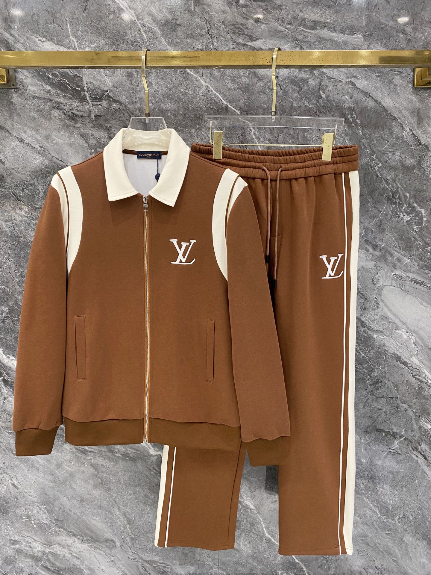 Cheap Louis Vuitton Tracksuits for Men in 226463, $105 USD- [IB226463] - Replica Louis Vuitton Tracksuits for Men