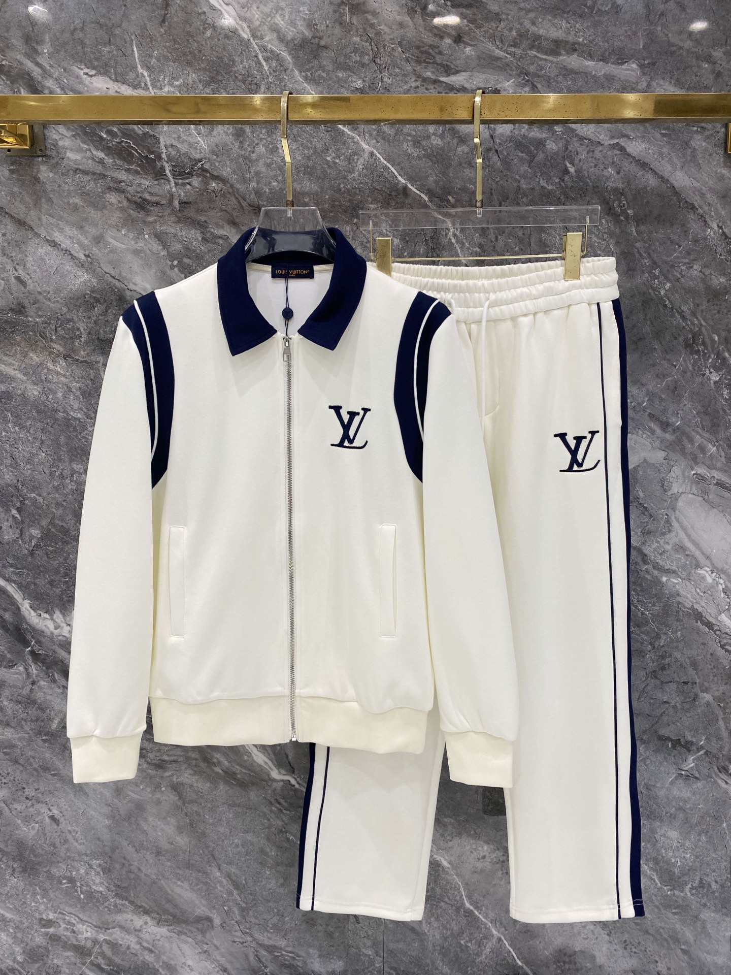 Cheap Louis Vuitton Tracksuits for Men in 226465, $105 USD- [IB226465] - Replica Louis Vuitton Tracksuits for Men