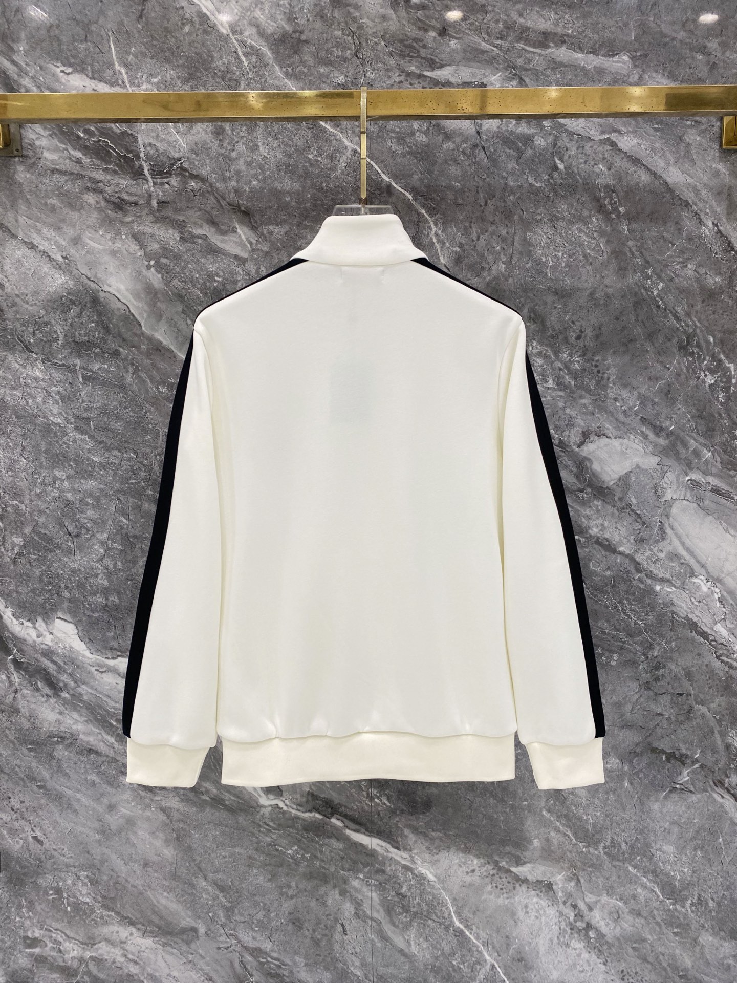 Cheap Louis Vuitton Tracksuits for Men in 226469, $105 USD- [IB226469] - Replica Louis Vuitton Tracksuits for Men