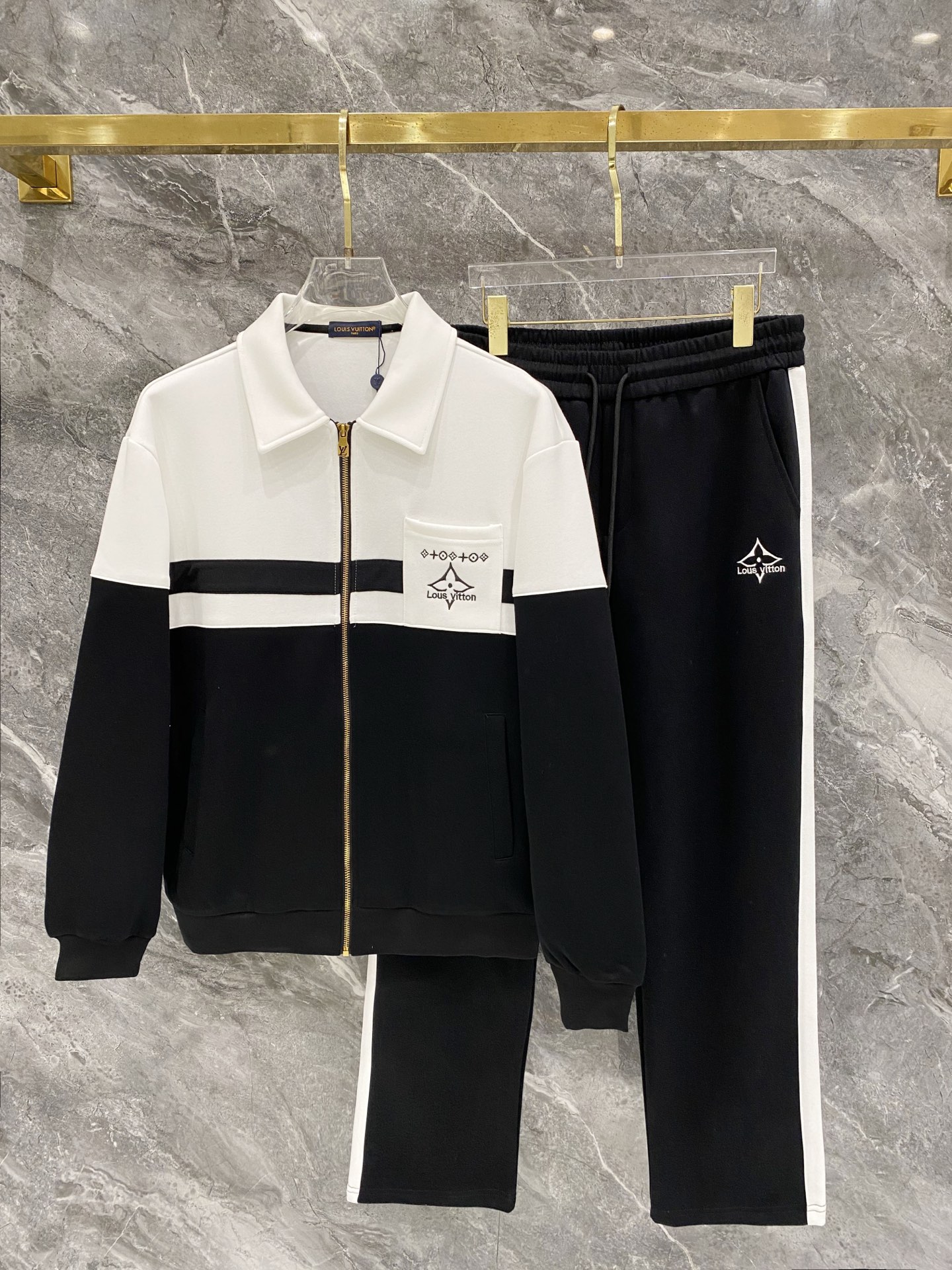 Cheap Louis Vuitton Tracksuits for Men in 226471, $105 USD- [IB226471] - Replica Louis Vuitton Tracksuits for Men