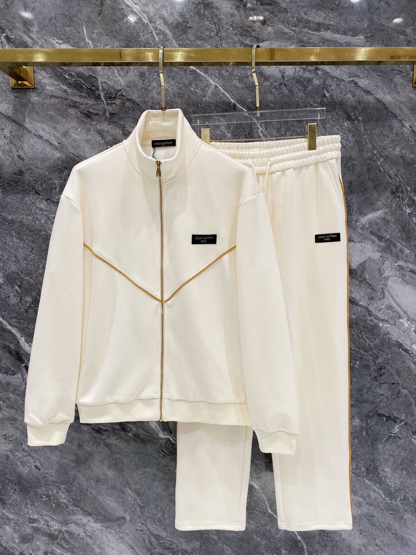 Cheap Louis Vuitton Tracksuits for Men in 226472, $105 USD- [IB226472] - Replica Louis Vuitton Tracksuits for Men