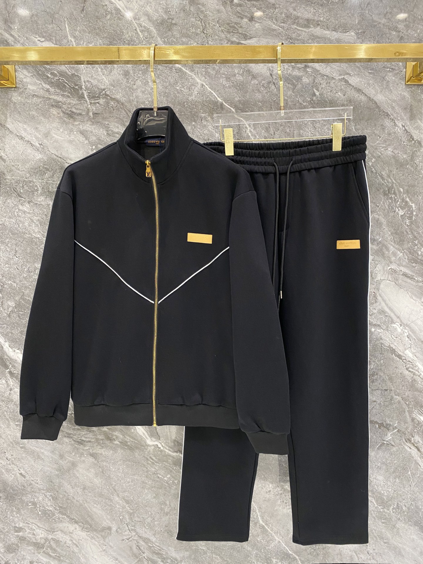 Cheap Louis Vuitton Tracksuits for Men in 226473, $105 USD- [IB226473] - Replica Louis Vuitton Tracksuits for Men