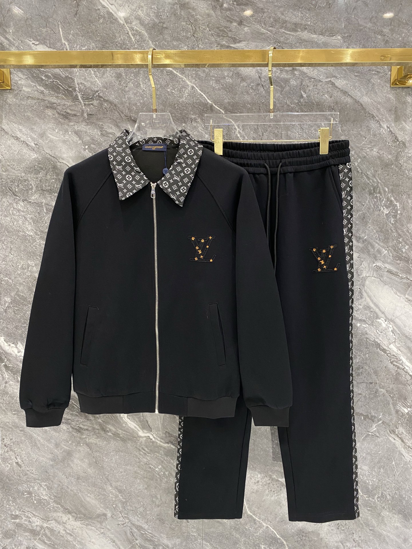 Cheap Louis Vuitton Tracksuits for Men in 226475, $105 USD- [IB226475] - Replica Louis Vuitton Tracksuits for Men