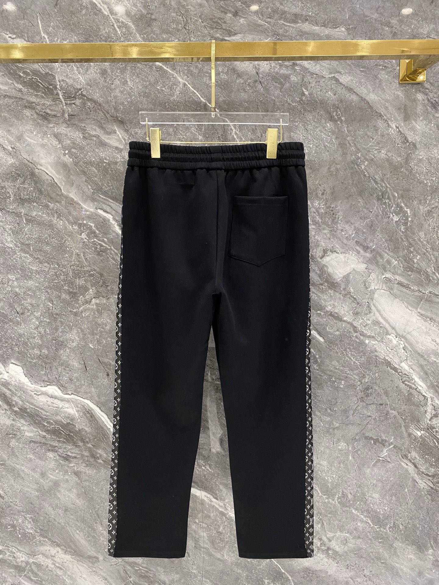 Cheap Louis Vuitton Tracksuits for Men in 226475, $105 USD- [IB226475] - Replica Louis Vuitton Tracksuits for Men