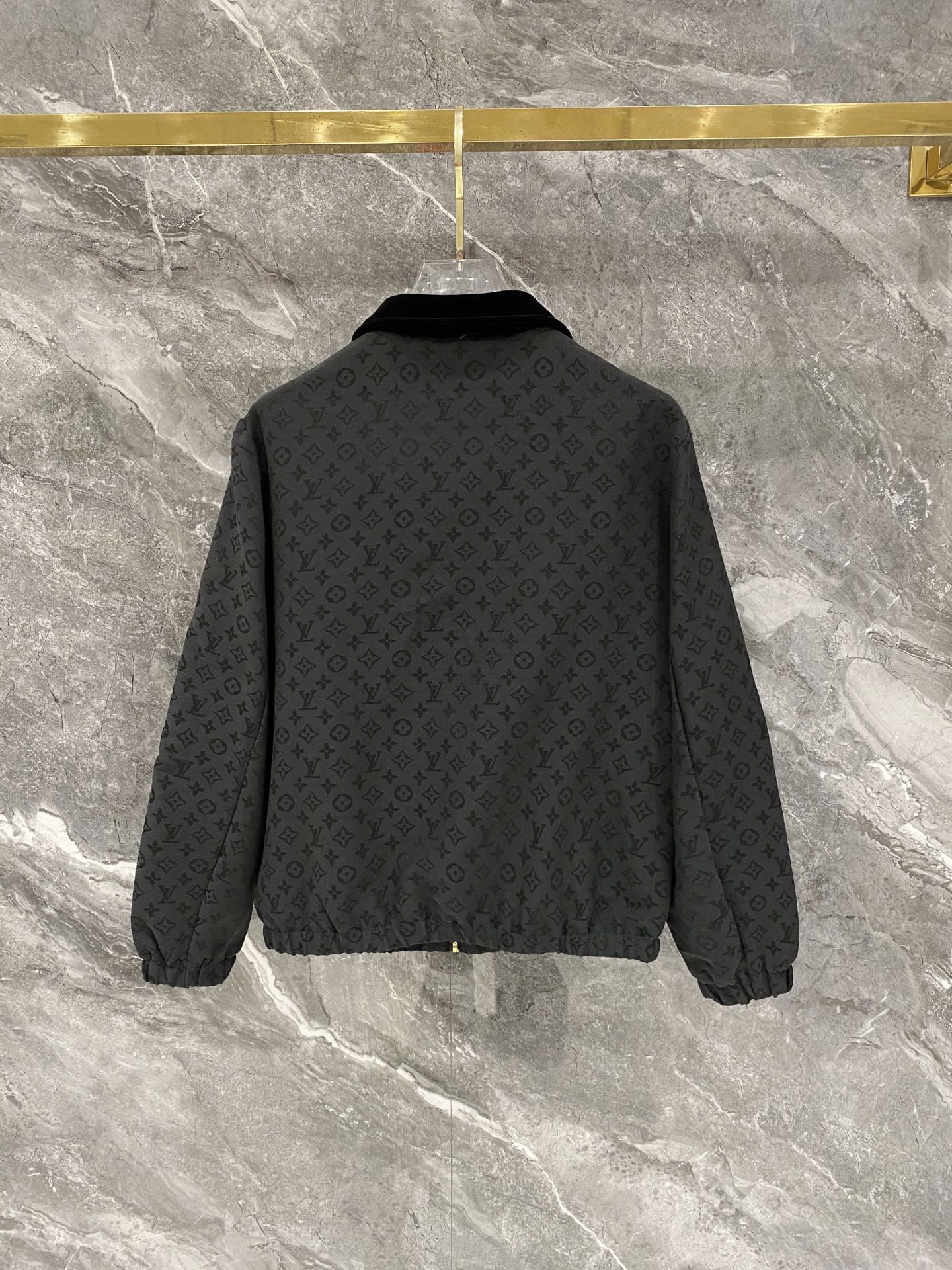 Cheap Louis Vuitton Tracksuits for Men in 226477, $105 USD- [IB226477] - Replica Louis Vuitton Tracksuits for Men