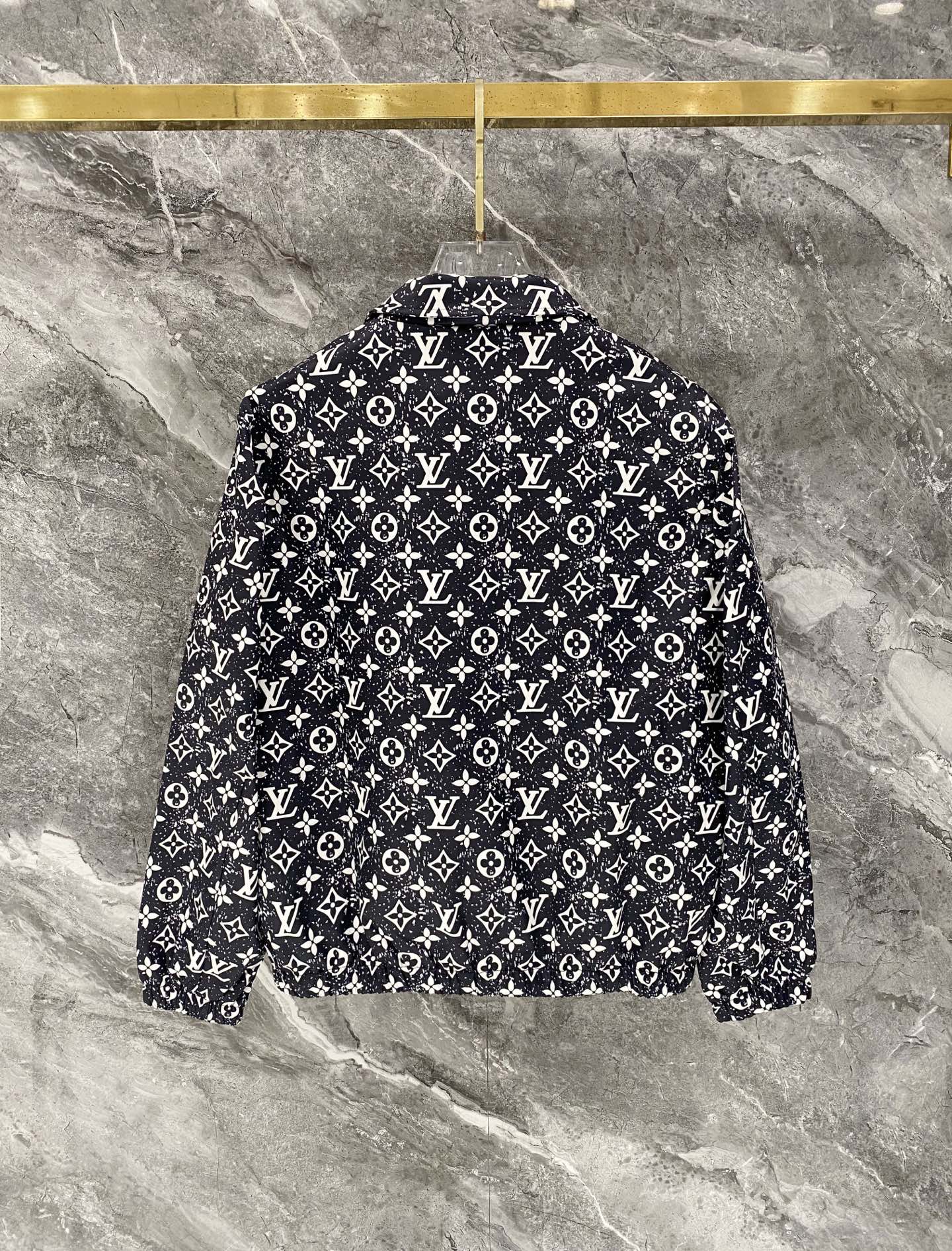 Cheap Louis Vuitton Tracksuits for Men in 226478, $105 USD- [IB226478] - Replica Louis Vuitton Tracksuits for Men
