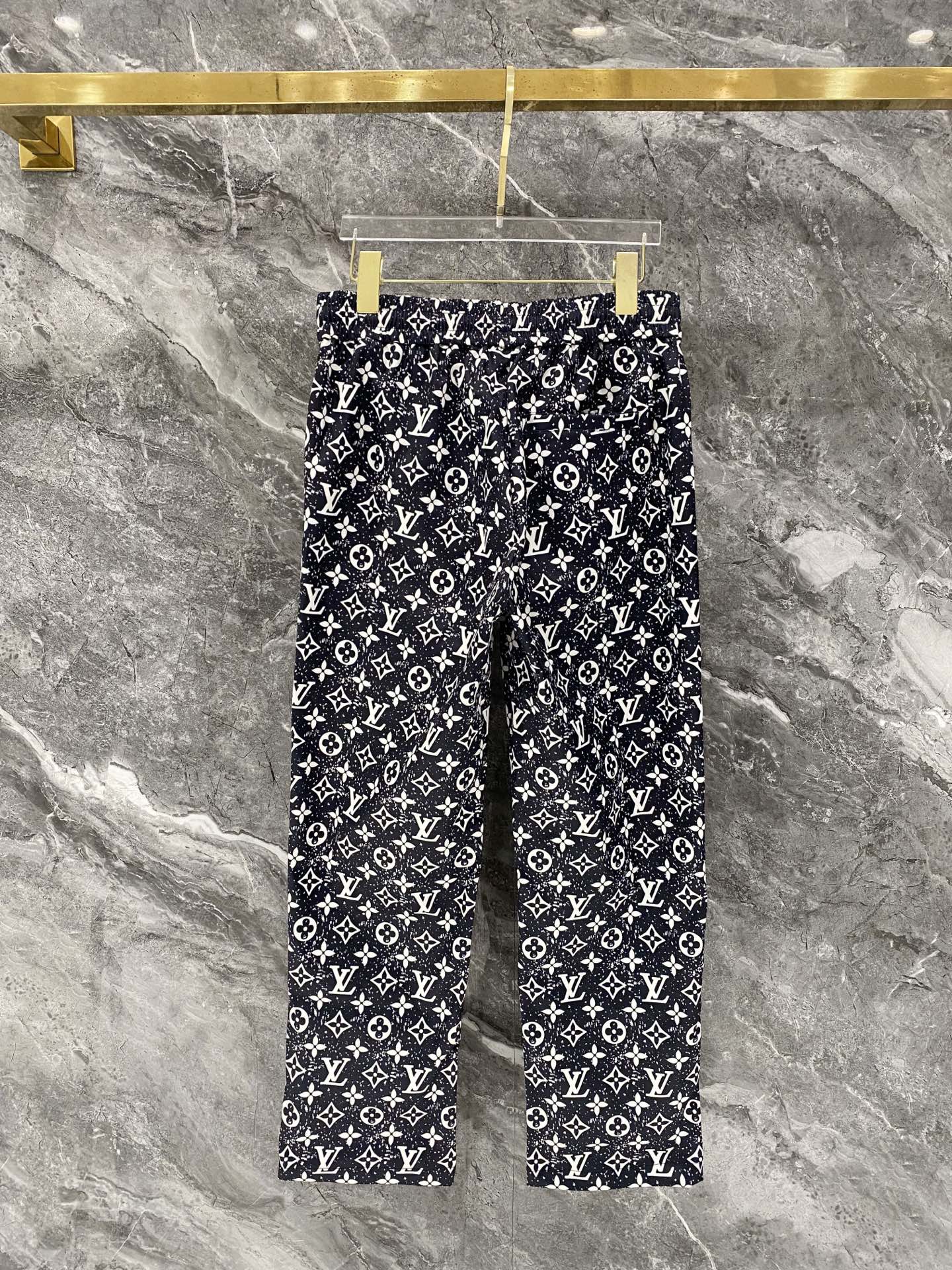 Cheap Louis Vuitton Tracksuits for Men in 226478, $105 USD- [IB226478] - Replica Louis Vuitton Tracksuits for Men