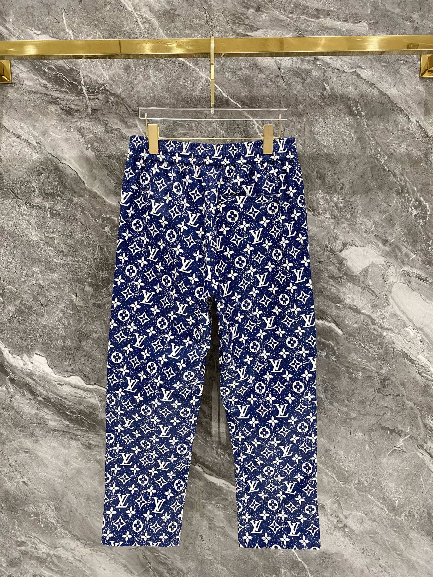 Cheap Louis Vuitton Tracksuits for Men in 226479, $105 USD- [IB226479] - Replica Louis Vuitton Tracksuits for Men