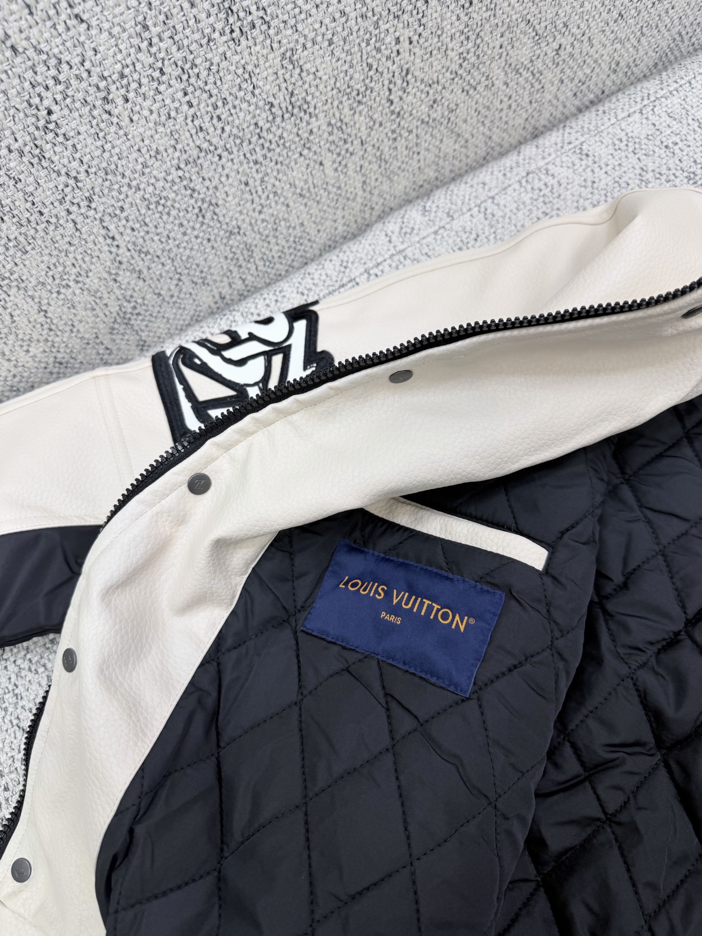 Cheap Louis Vuitton Thin Jackets For Men in 226480, $105 USD- [IB226480] - Replica Louis Vuitton Thin Jackets For Men